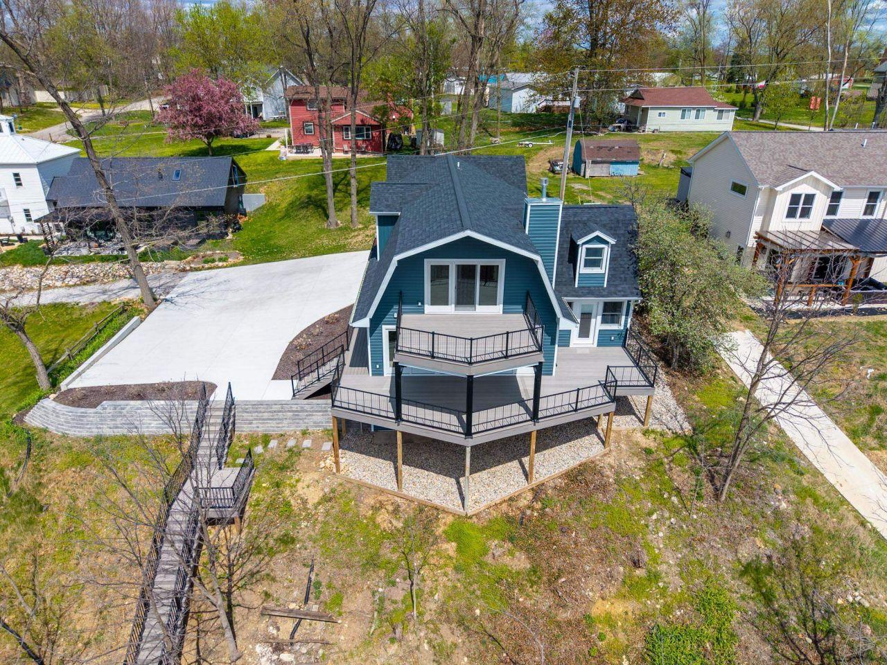 Angola, Indiana, 46703, United States, 5 Bedrooms Bedrooms, ,4 BathroomsBathrooms,Residential,For Sale,1806092