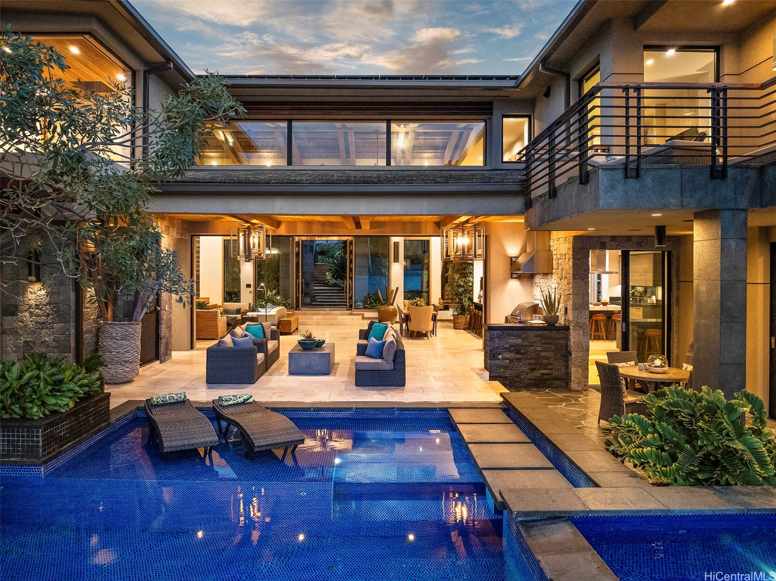 Honolulu, Hawaii, 96825, United States, 6 Bedrooms Bedrooms, ,7 BathroomsBathrooms,Residential,For Sale,1856171