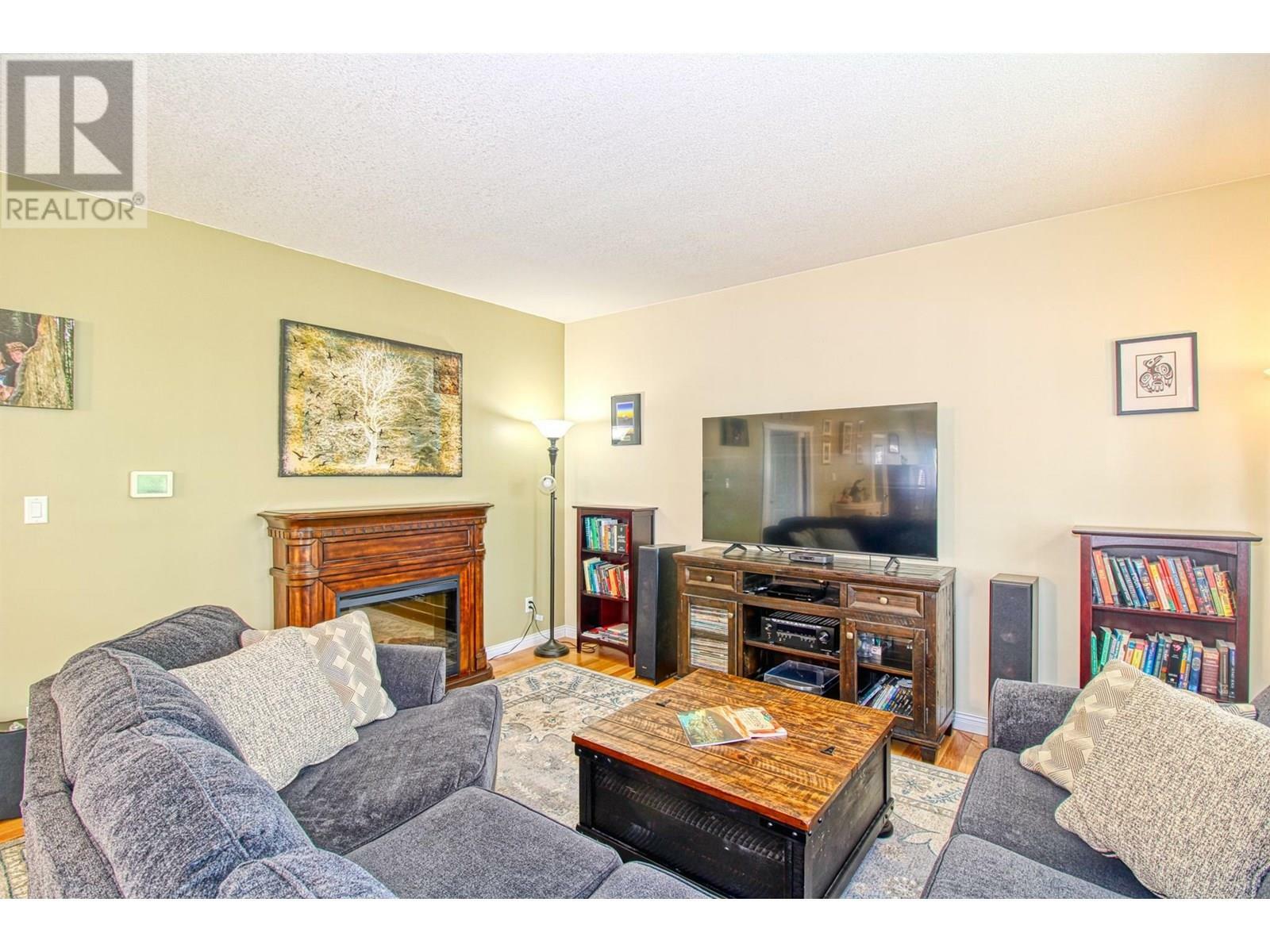 KELOWNA, British Columbia, V1Z 3W4, CA, 5 Bedrooms Bedrooms, ,3 BathroomsBathrooms,Residential,For Sale,1876914