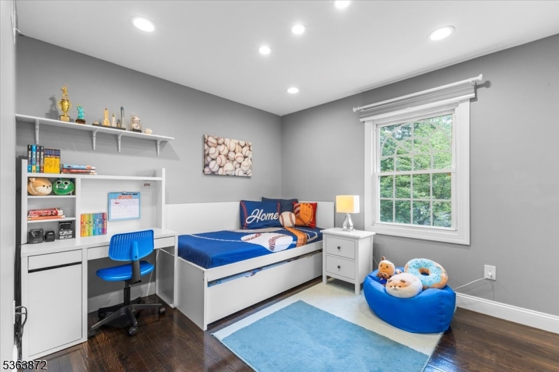 Berkeley Heights, New Jersey, 07922, United States, 4 Bedrooms Bedrooms, ,3 BathroomsBathrooms,Residential,For Sale,1931712