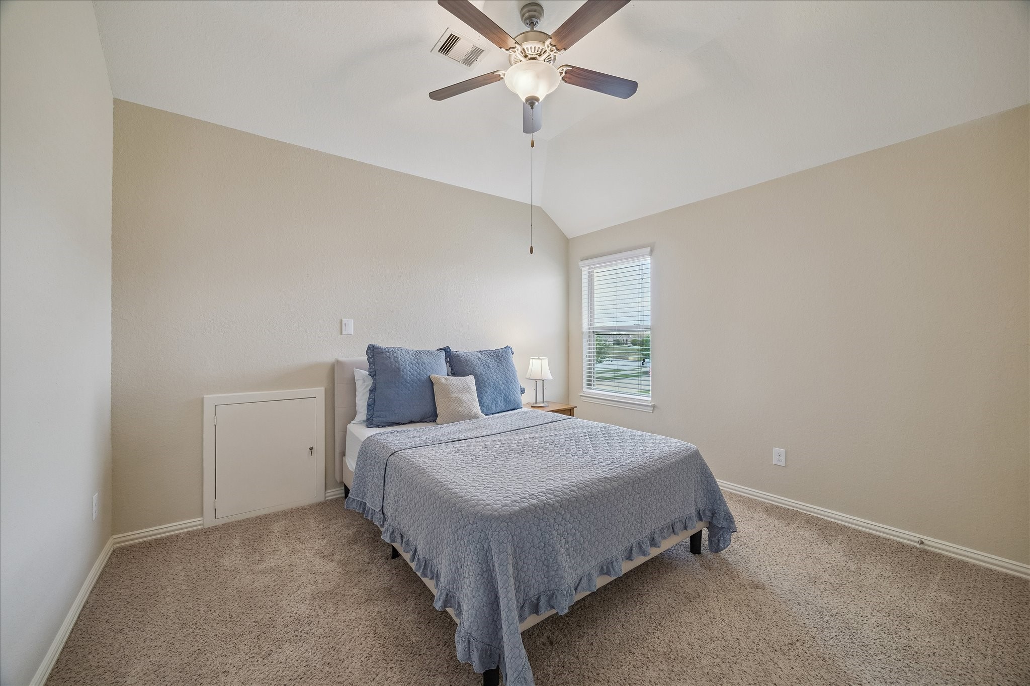  6228 Watford Drive - 物件實景