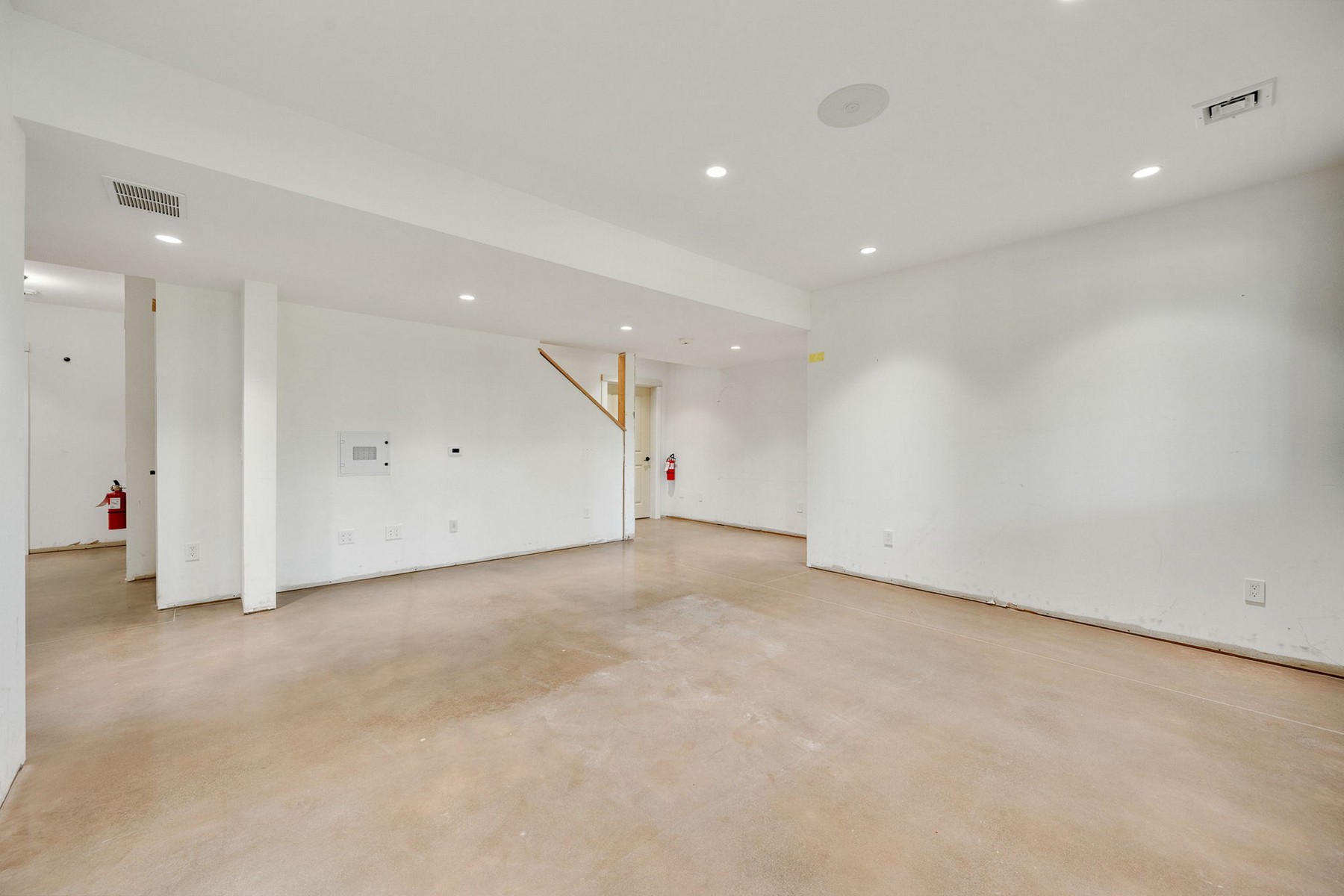  225 Midland Avenue - 物件實景