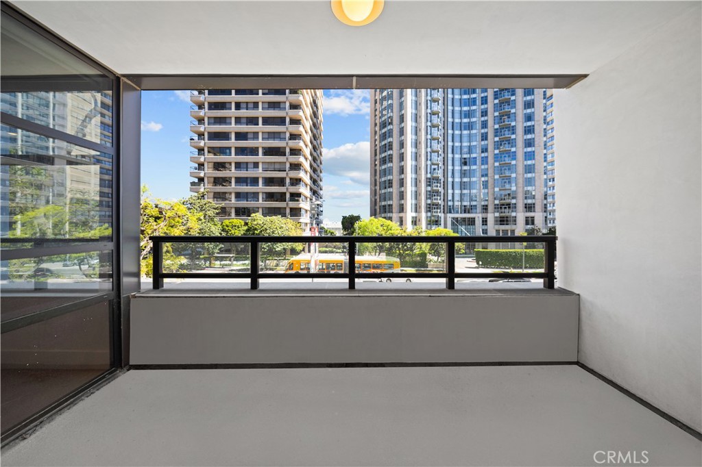 Los Angeles, California, 90024, United States, 2 Bedrooms Bedrooms, ,2 BathroomsBathrooms,Residential,For Sale,1746972