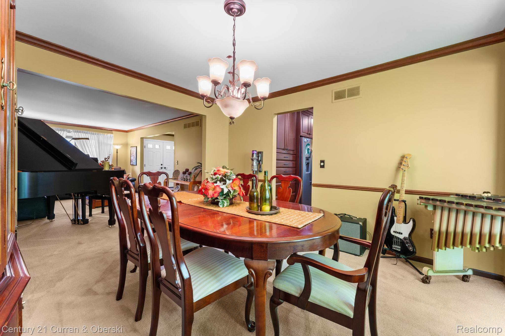 Novi, Michigan, 48375, United States, 4 Bedrooms Bedrooms, ,3 BathroomsBathrooms,Residential,For Sale,2048912