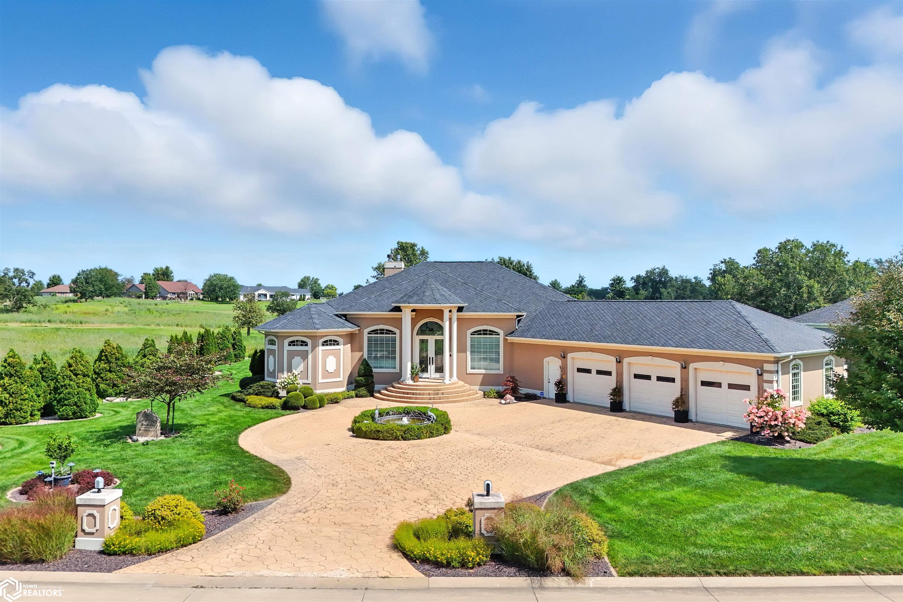 Burlington, Iowa, 52601, United States, 4 Bedrooms Bedrooms, ,5 BathroomsBathrooms,Residential,For Sale,1975547