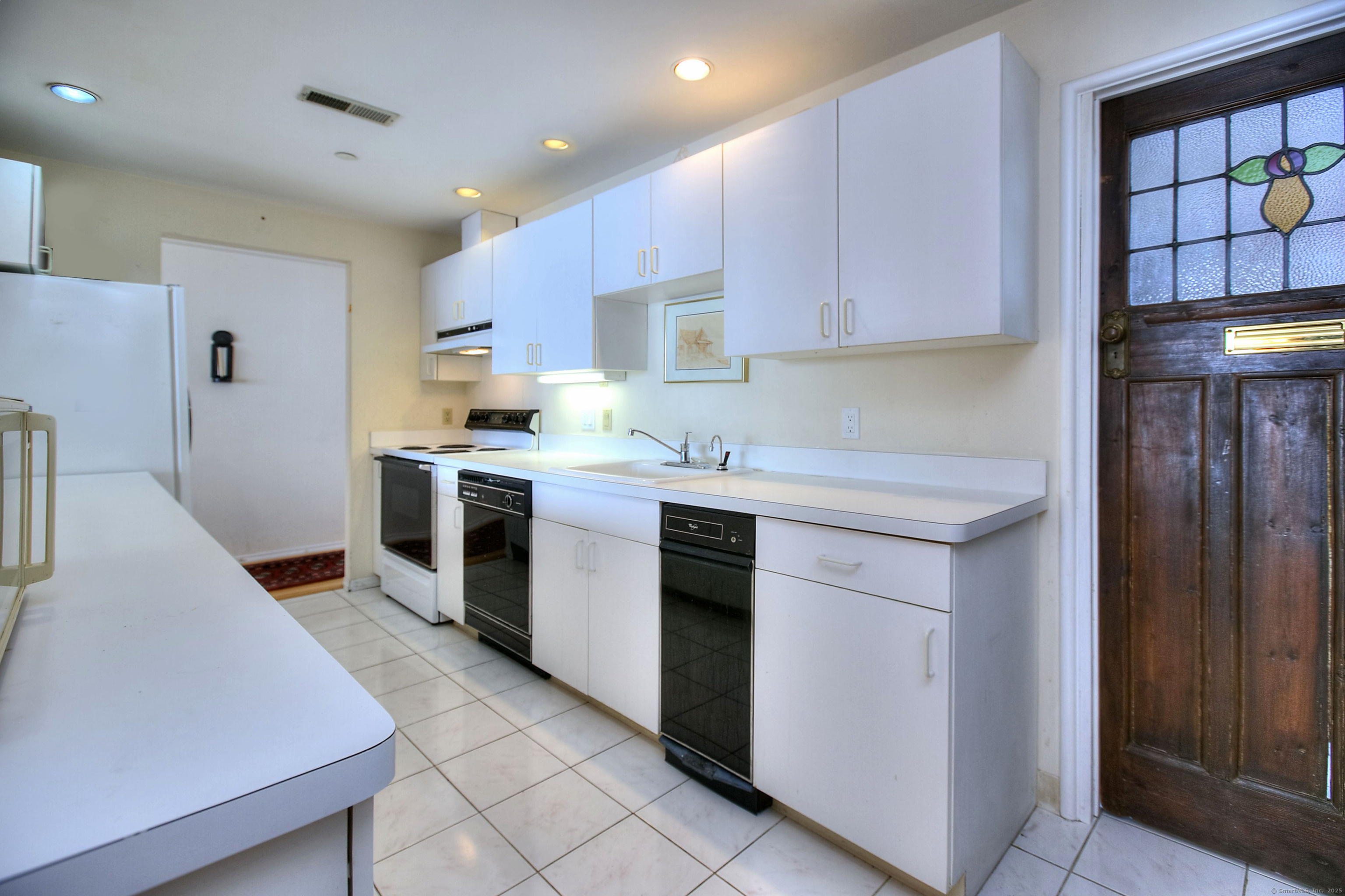 Norwalk, Connecticut, 06855, United States, 2 Bedrooms Bedrooms, ,2 BathroomsBathrooms,Residential,For Sale,1838207