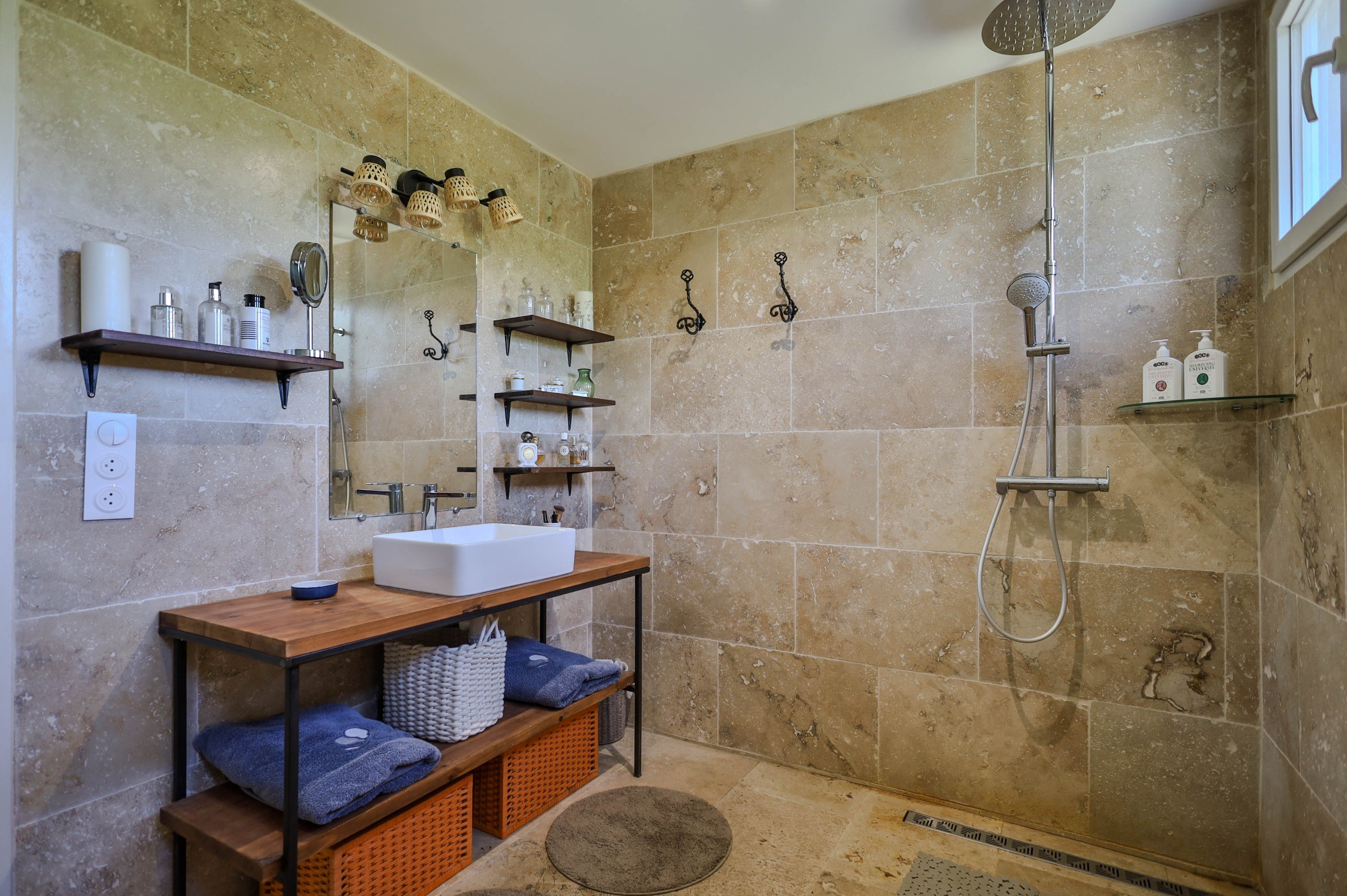  Exceptional Provençal Property with Panoramic Views of the Dentelles de Montmir… - 物件實景