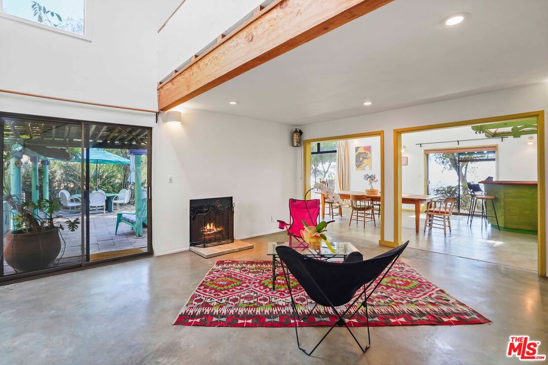 Malibu, California, 90265, United States, 3 Bedrooms Bedrooms, ,3 BathroomsBathrooms,Residential,For Sale,1859463