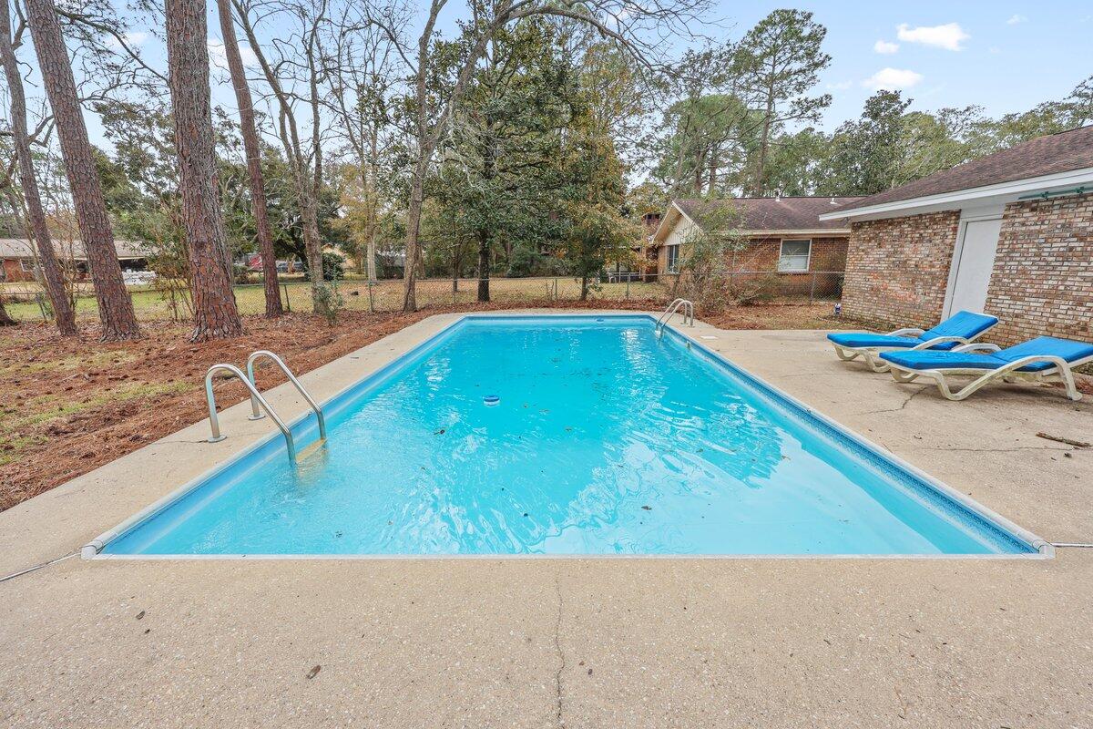 Fort Walton Beach, Florida, 32547, United States, 5 Bedrooms Bedrooms, ,3 BathroomsBathrooms,Residential,For Sale,1877418