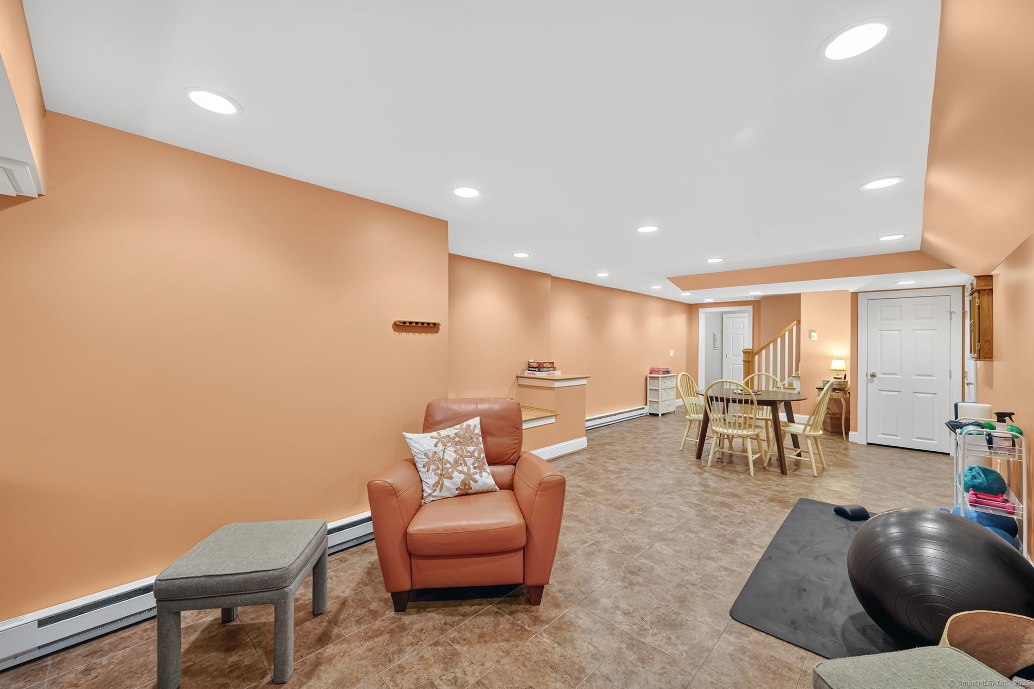Suffield, Connecticut, 06078, United States, 4 Bedrooms Bedrooms, ,3 BathroomsBathrooms,Residential,For Sale,1927019