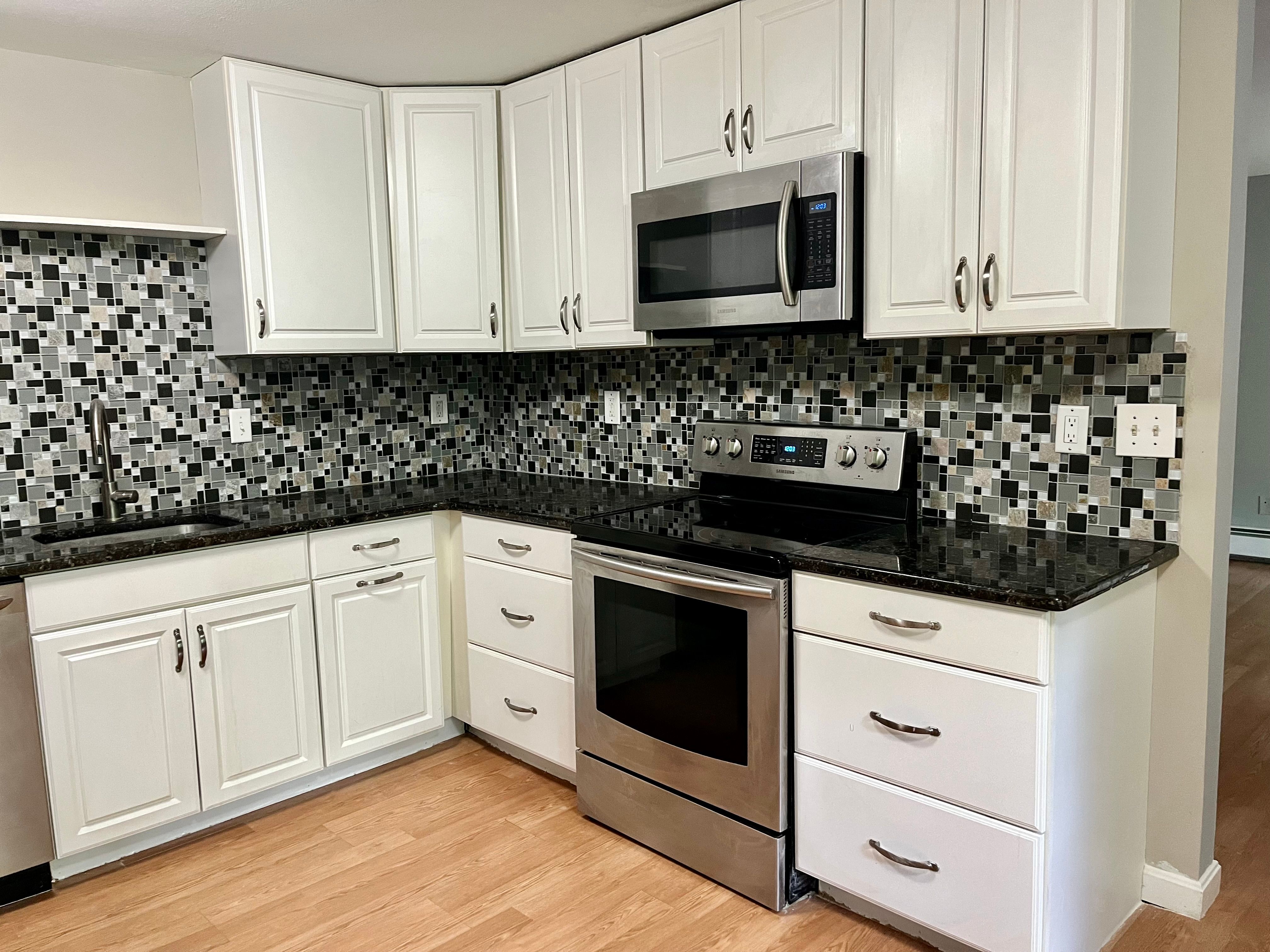  1600 Skyline Drive, Unit 6, Lowell, MA, 01854 - 物件實景