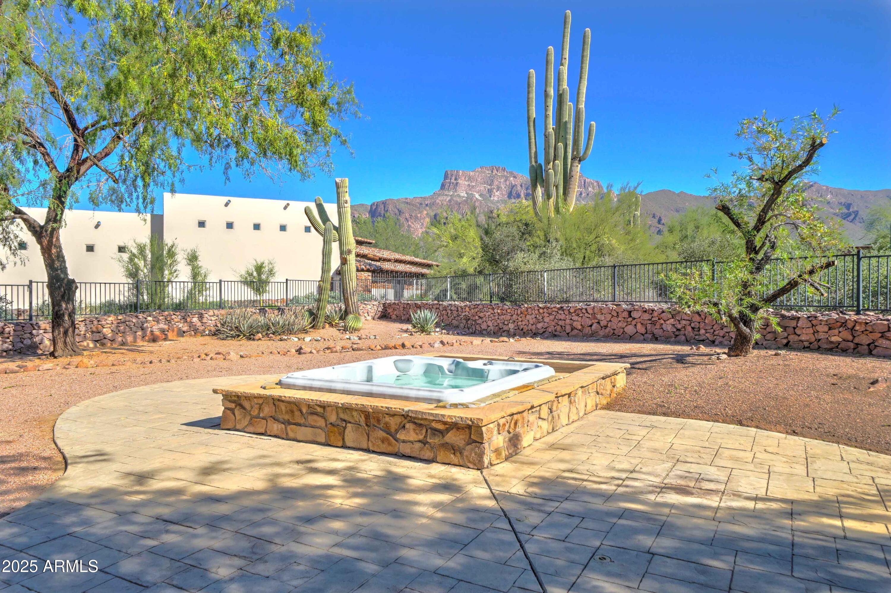 Gold Canyon, Arizona, 85119, United States, 3 Bedrooms Bedrooms, ,2 BathroomsBathrooms,Residential,For Sale,1992820