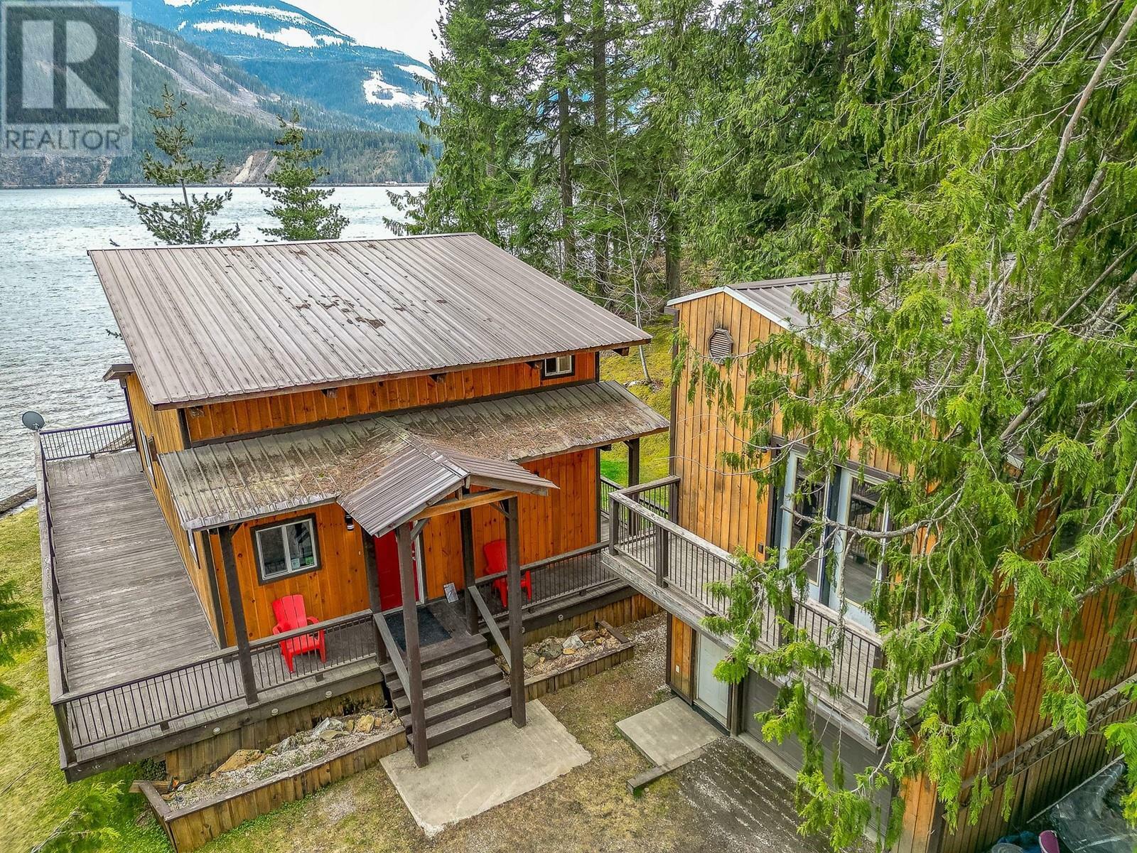 REVELSTOKE, British Columbia, V0E 2S0, CA, 4 Bedrooms Bedrooms, ,2 BathroomsBathrooms,Residential,For Sale,1838033