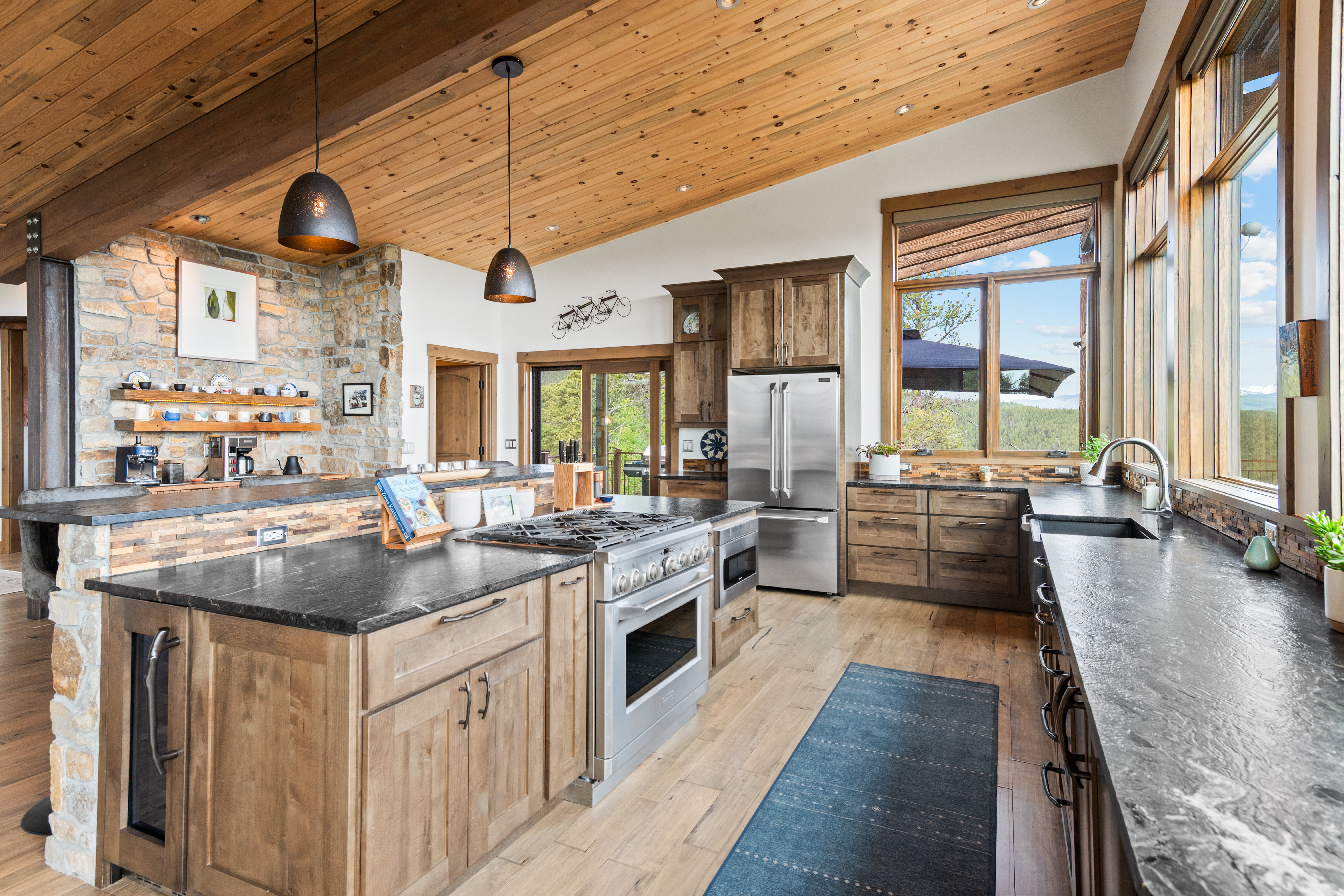  Custom Retreat with Unobstructed Views - 物件實景