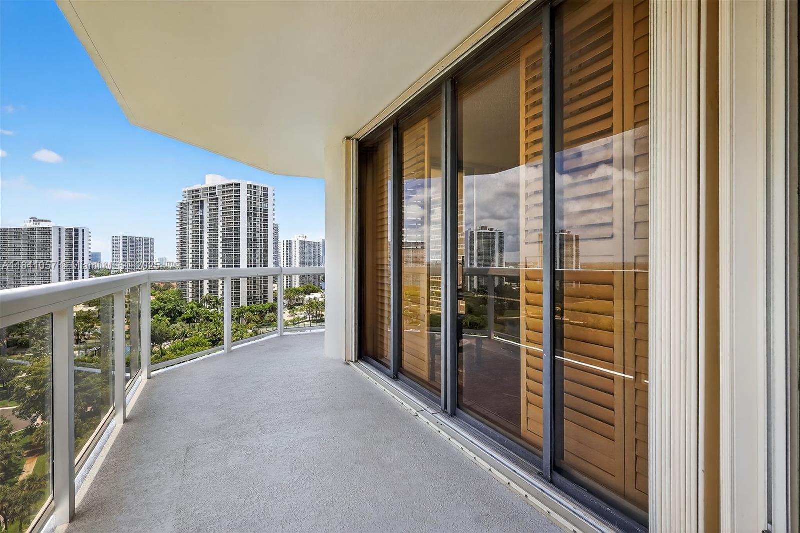 Aventura, Florida, 33180, United States, 4 Bedrooms Bedrooms, ,4 BathroomsBathrooms,Residential,For Sale,1903557