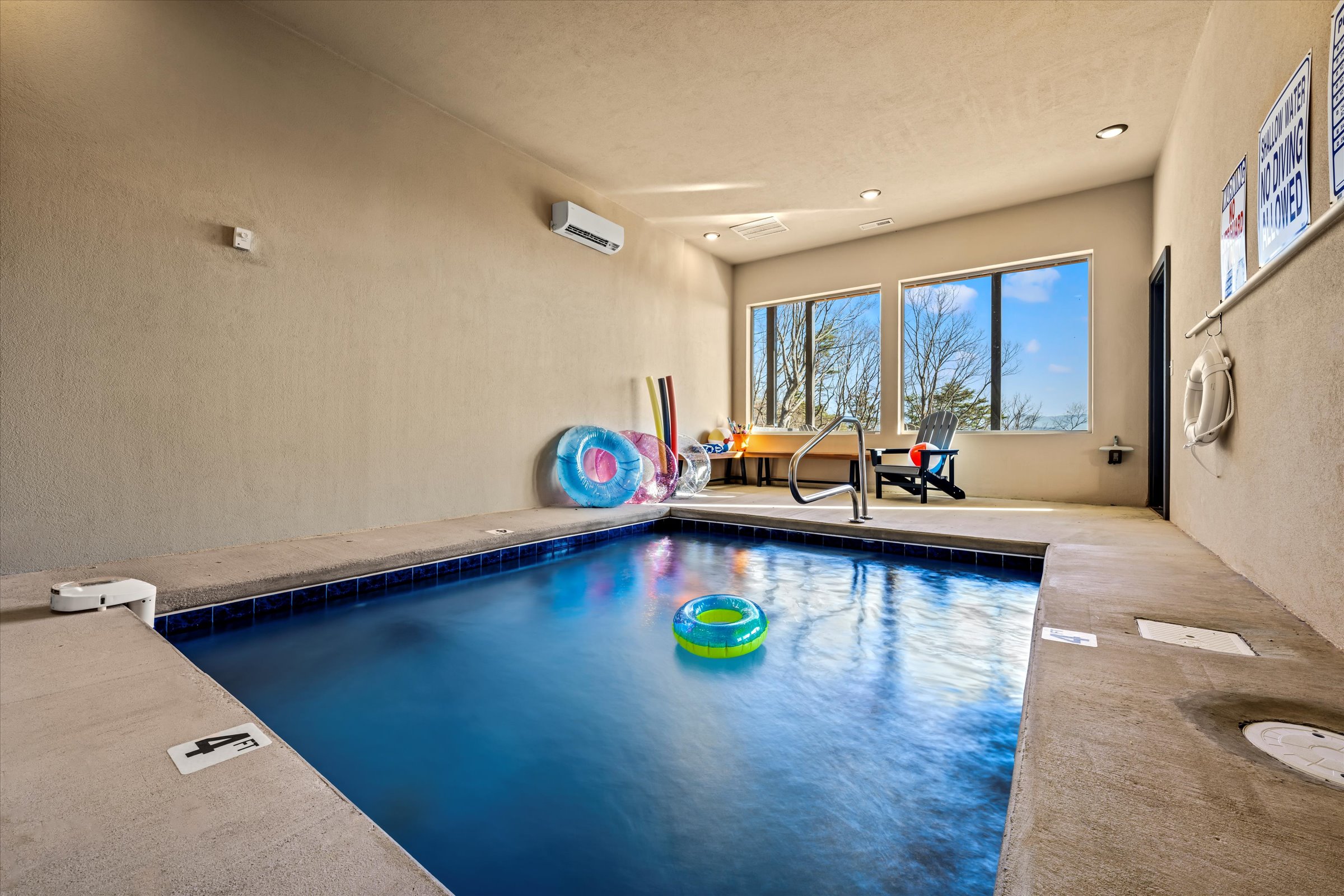 Sevierville, Tennessee, 37876, United States, 5 Bedrooms Bedrooms, ,6 BathroomsBathrooms,Residential,For Sale,1975935