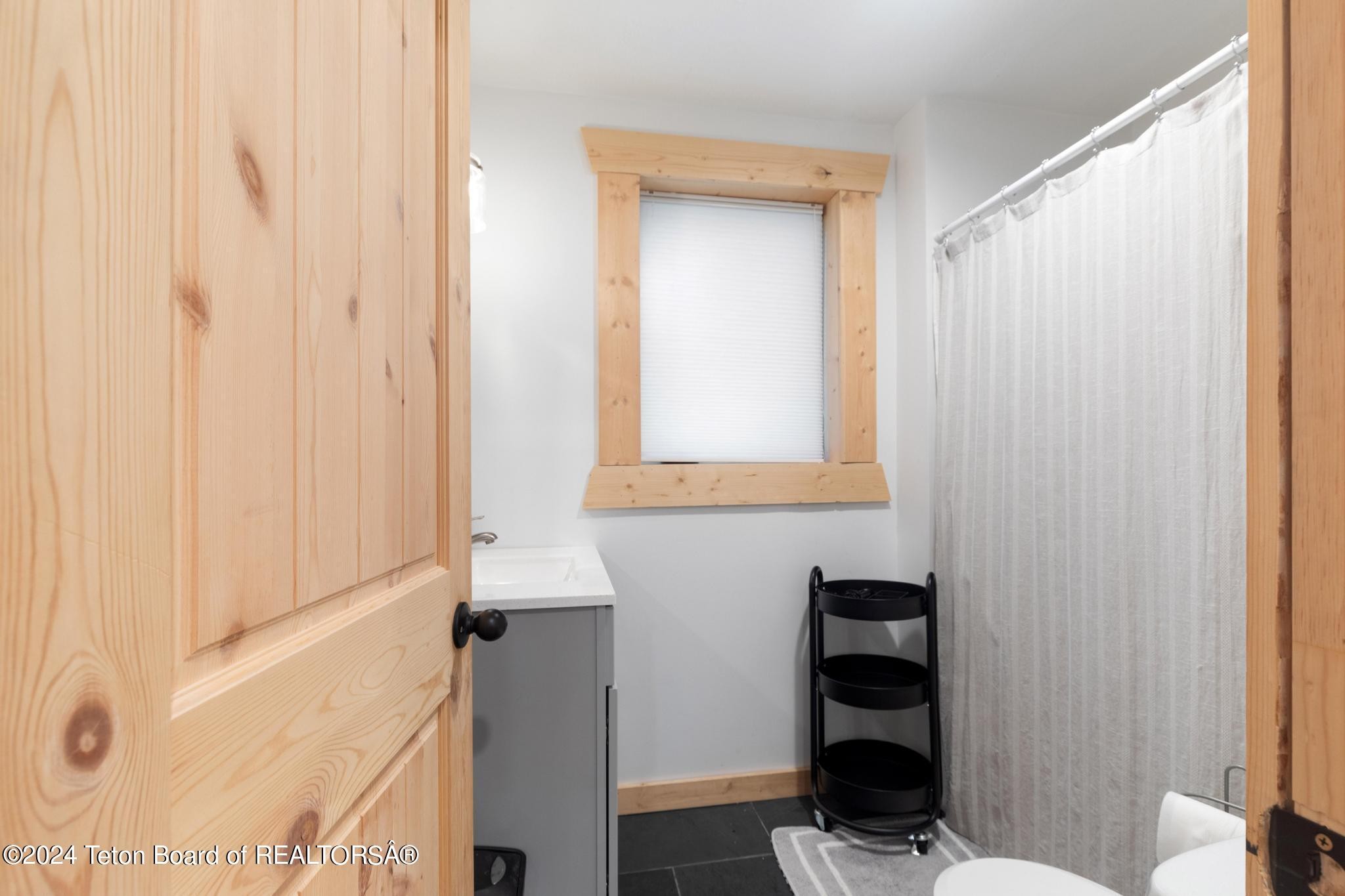 Alpine, Wyoming, 83128, United States, 2 Bedrooms Bedrooms, ,2 BathroomsBathrooms,Residential,For Sale,1922054