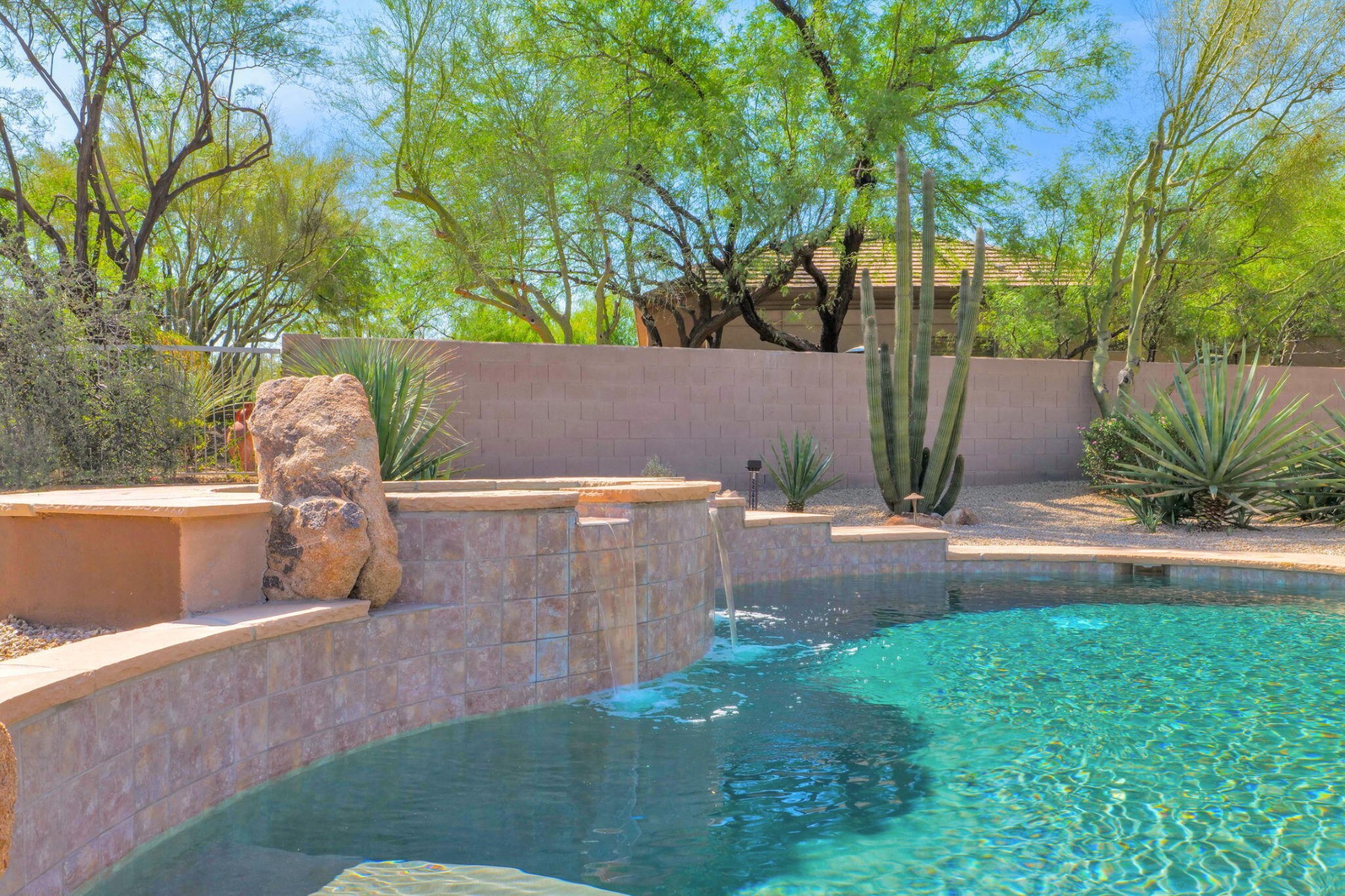  7180 E Thirsty Cactus Lane  Scottsdale, AZ - 物件實景