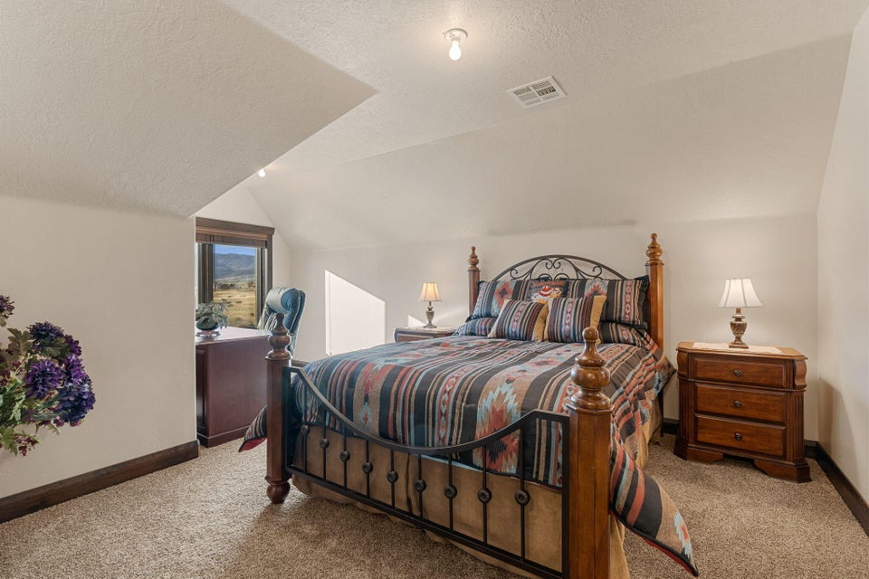 New Harmony, Utah, 84757, United States, 5 Bedrooms Bedrooms, ,6 BathroomsBathrooms,Residential,For Sale,2000791