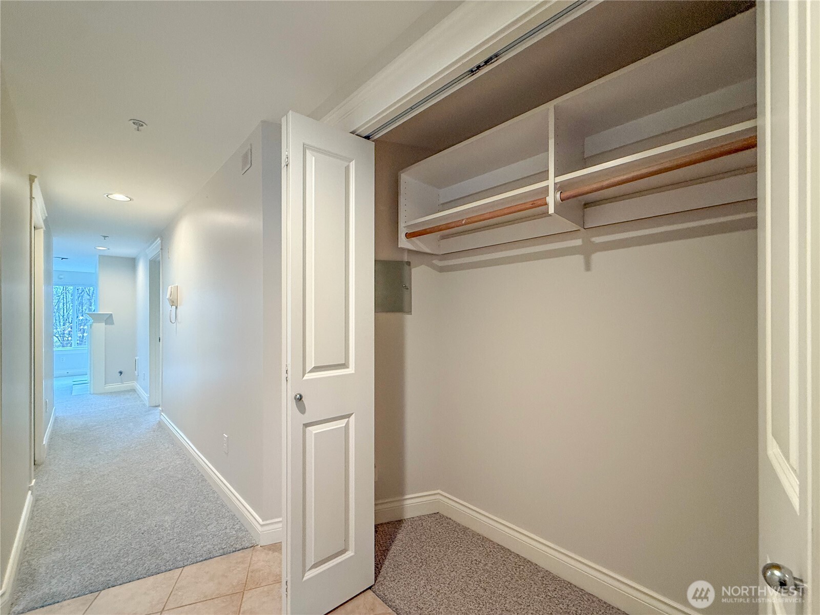 Seattle, Washington, 98199, United States, 2 Bedrooms Bedrooms, ,2 BathroomsBathrooms,Residential,For Sale,1998724