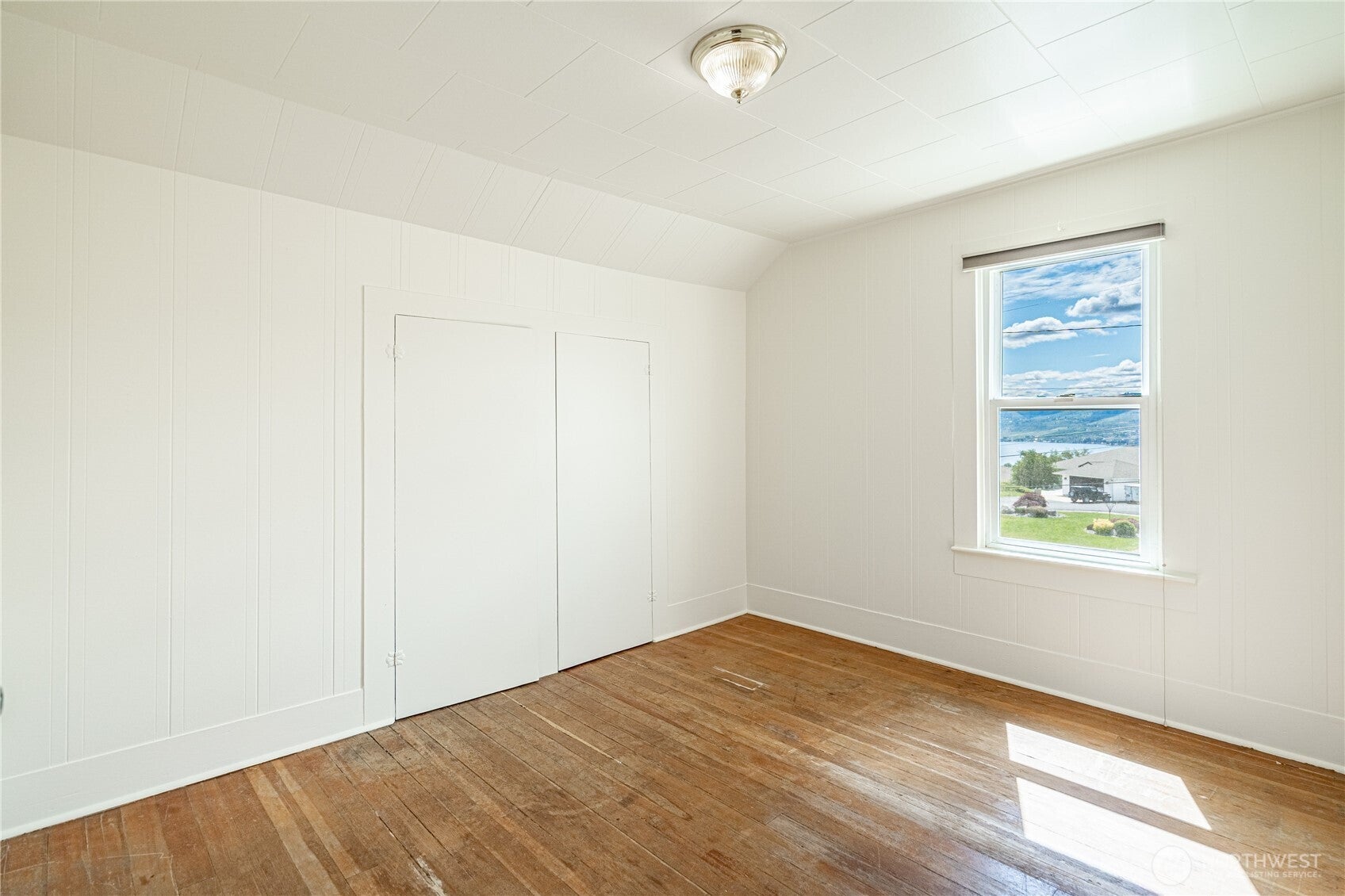 Manson, Washington, 98831, United States, 4 Bedrooms Bedrooms, ,1 BathroomBathrooms,Residential,For Sale,1821067