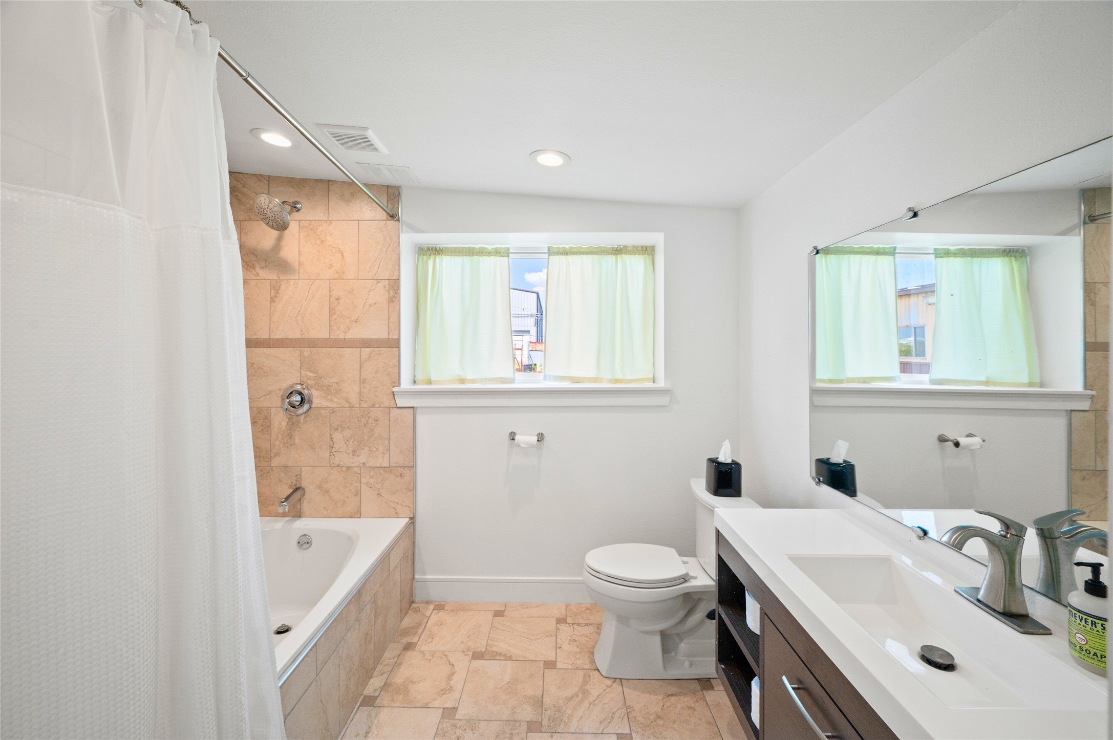 Arcola, Texas, 77583, United States, ,4 BathroomsBathrooms,Residential,For Sale,1976795