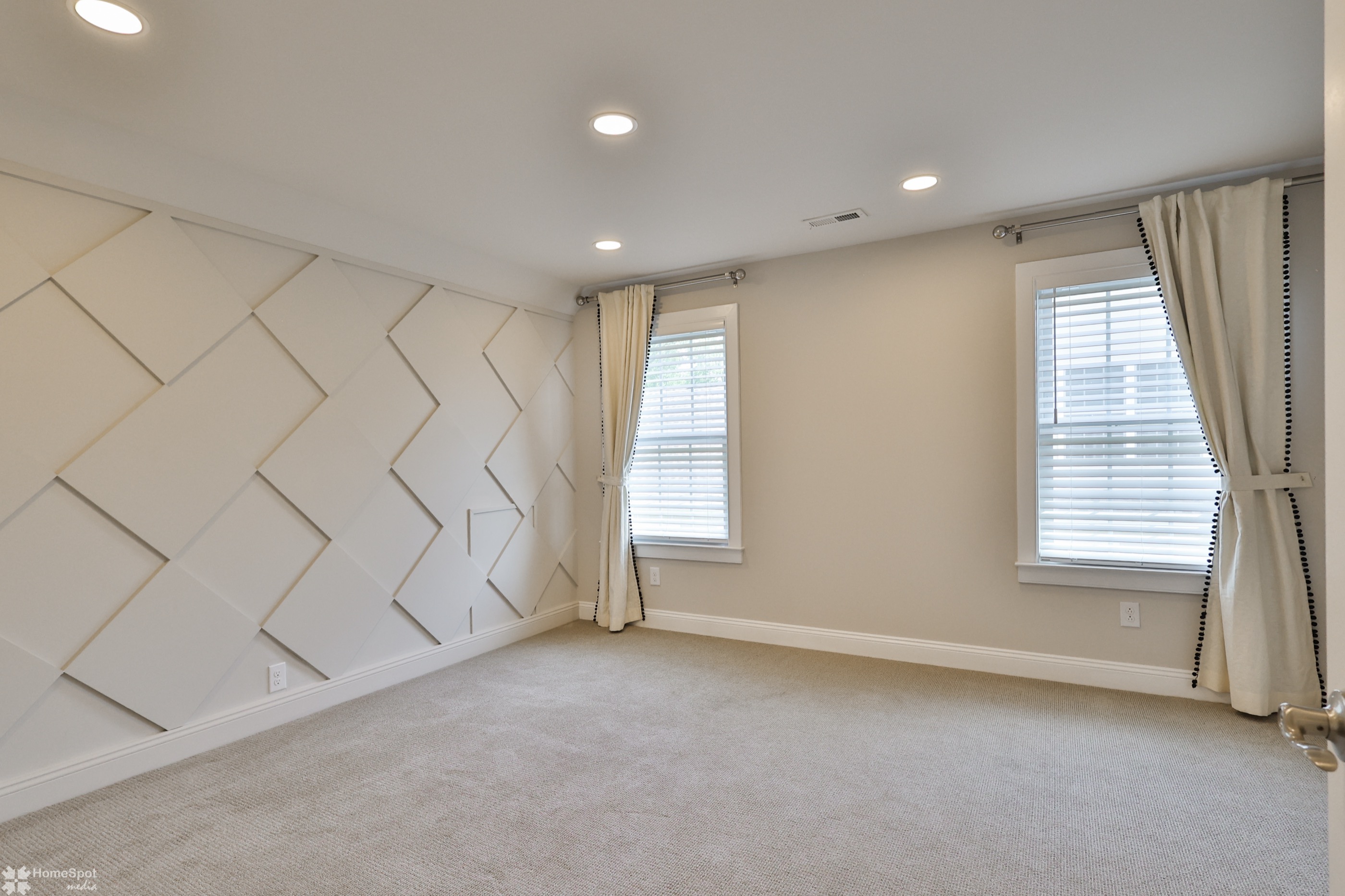 Easton, Pennsylvania, 18045, United States, 3 Bedrooms Bedrooms, ,3 BathroomsBathrooms,Residential,For Sale,1921447