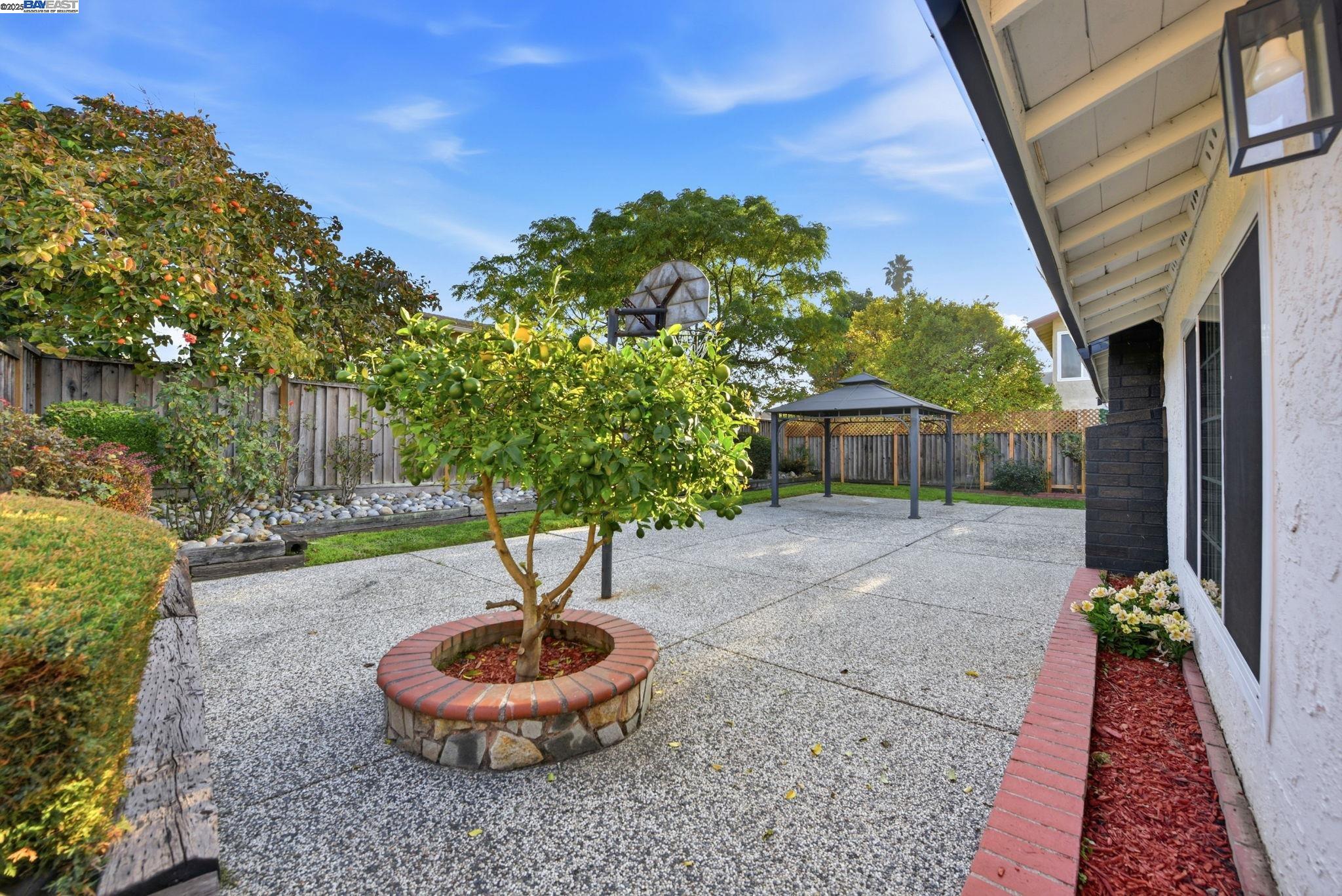 Union City, California, 94587, United States, 3 Bedrooms Bedrooms, ,2 BathroomsBathrooms,Residential,For Sale,2002986