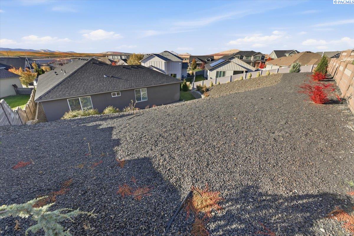 Richland, Washington, 99352, United States, 3 Bedrooms Bedrooms, ,2 BathroomsBathrooms,Residential,For Sale,1991630