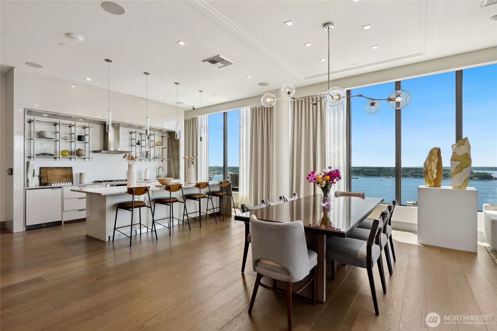 Seattle, Washington, 98121, United States, 1 Bedroom Bedrooms, ,Residential,For Sale,1826957