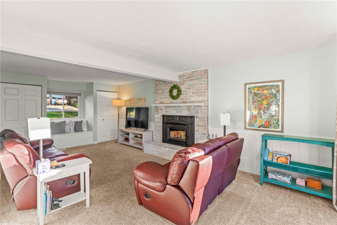 Pittsburgh, Pennsylvania, 15241, United States, 4 Bedrooms Bedrooms, ,4 BathroomsBathrooms,Residential,For Sale,2001215