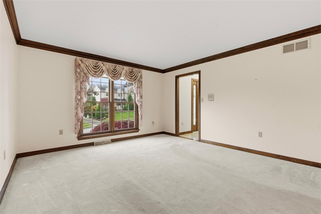 Robinson Twp, Pennsylvania, 15136, United States, 4 Bedrooms Bedrooms, ,4 BathroomsBathrooms,Residential,For Sale,1992157