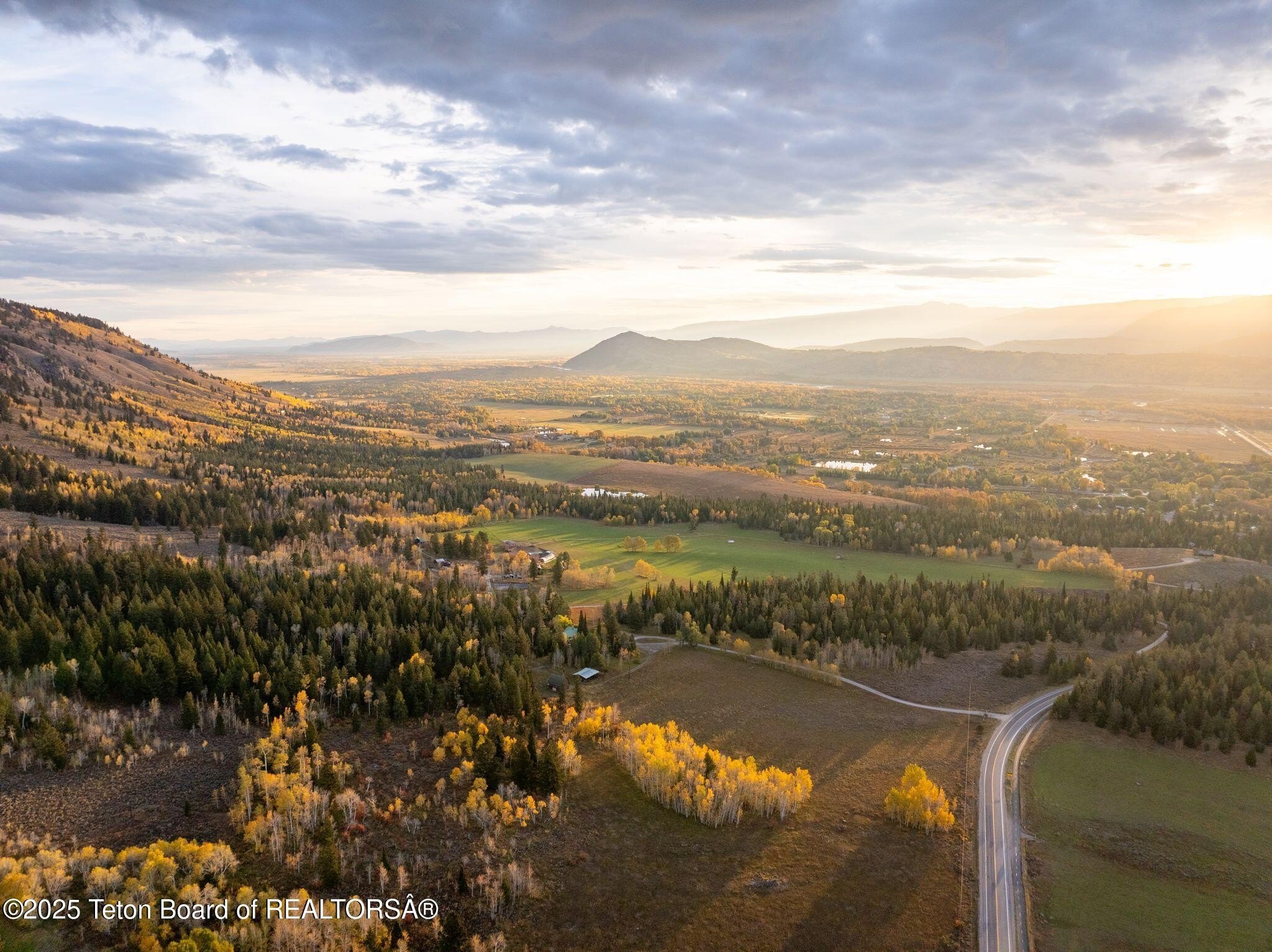 Wilson, Wyoming, 83014, United States, 5 Bedrooms Bedrooms, ,1 BathroomBathrooms,Residential,For Sale,1976162