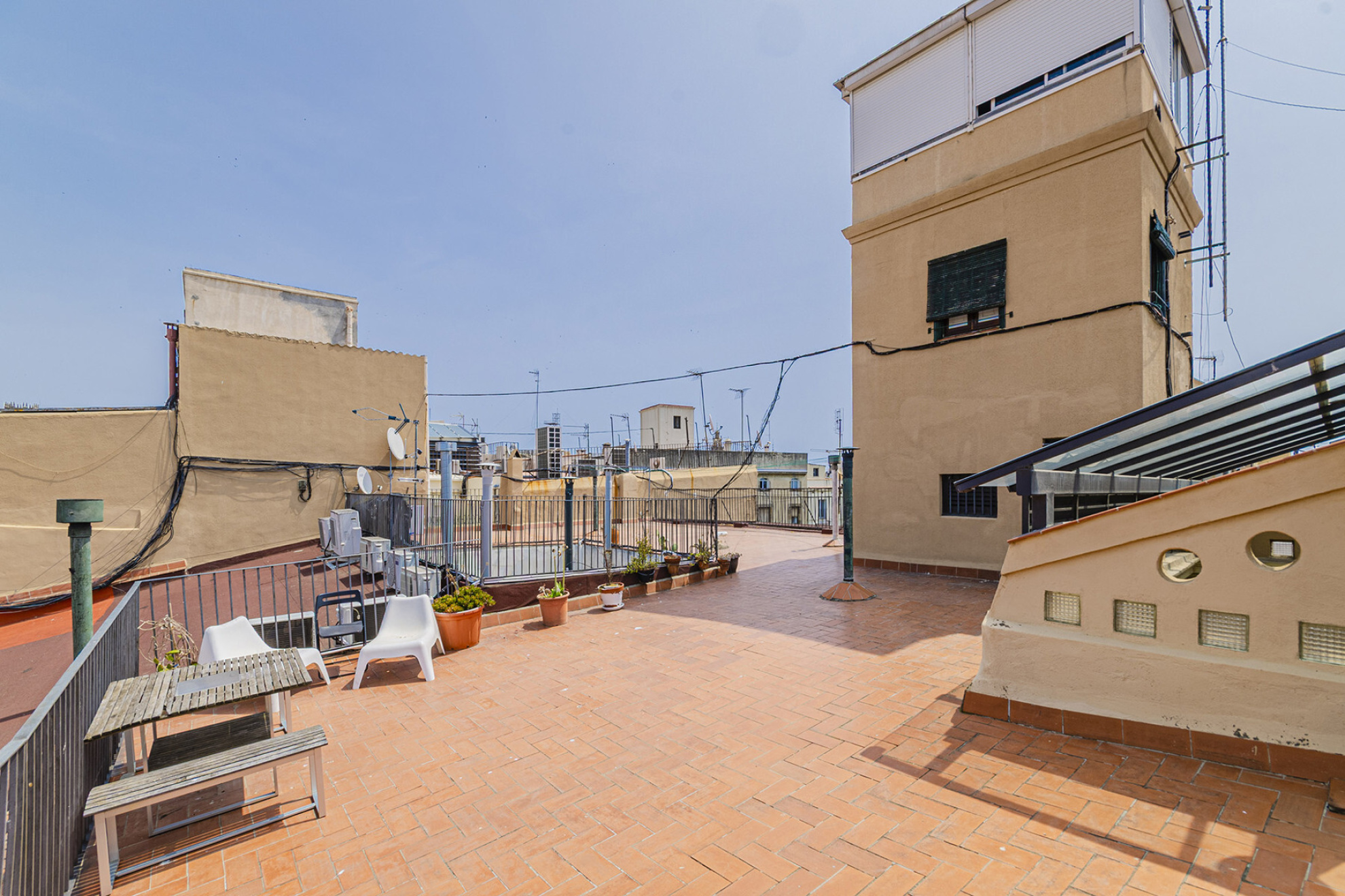  Large apartment with its own style in the oldest part of Barcelona - 物件實景
