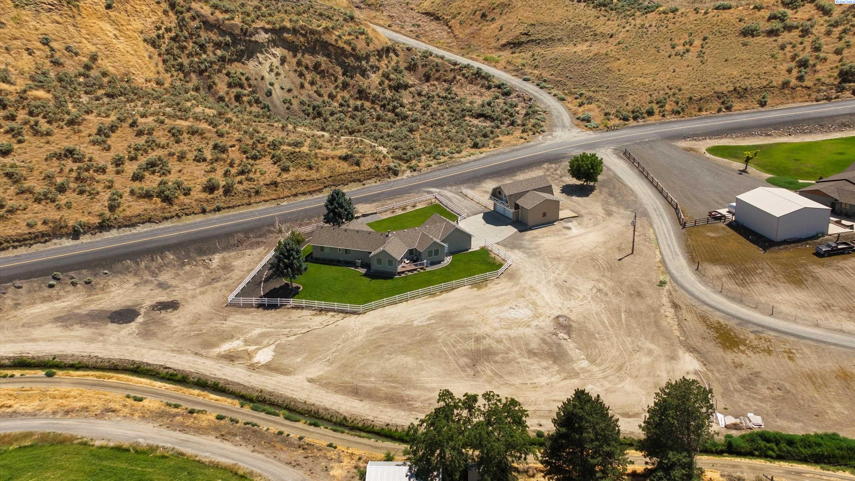 Prosser, Washington, 99350, United States, 3 Bedrooms Bedrooms, ,3 BathroomsBathrooms,Residential,For Sale,1867442