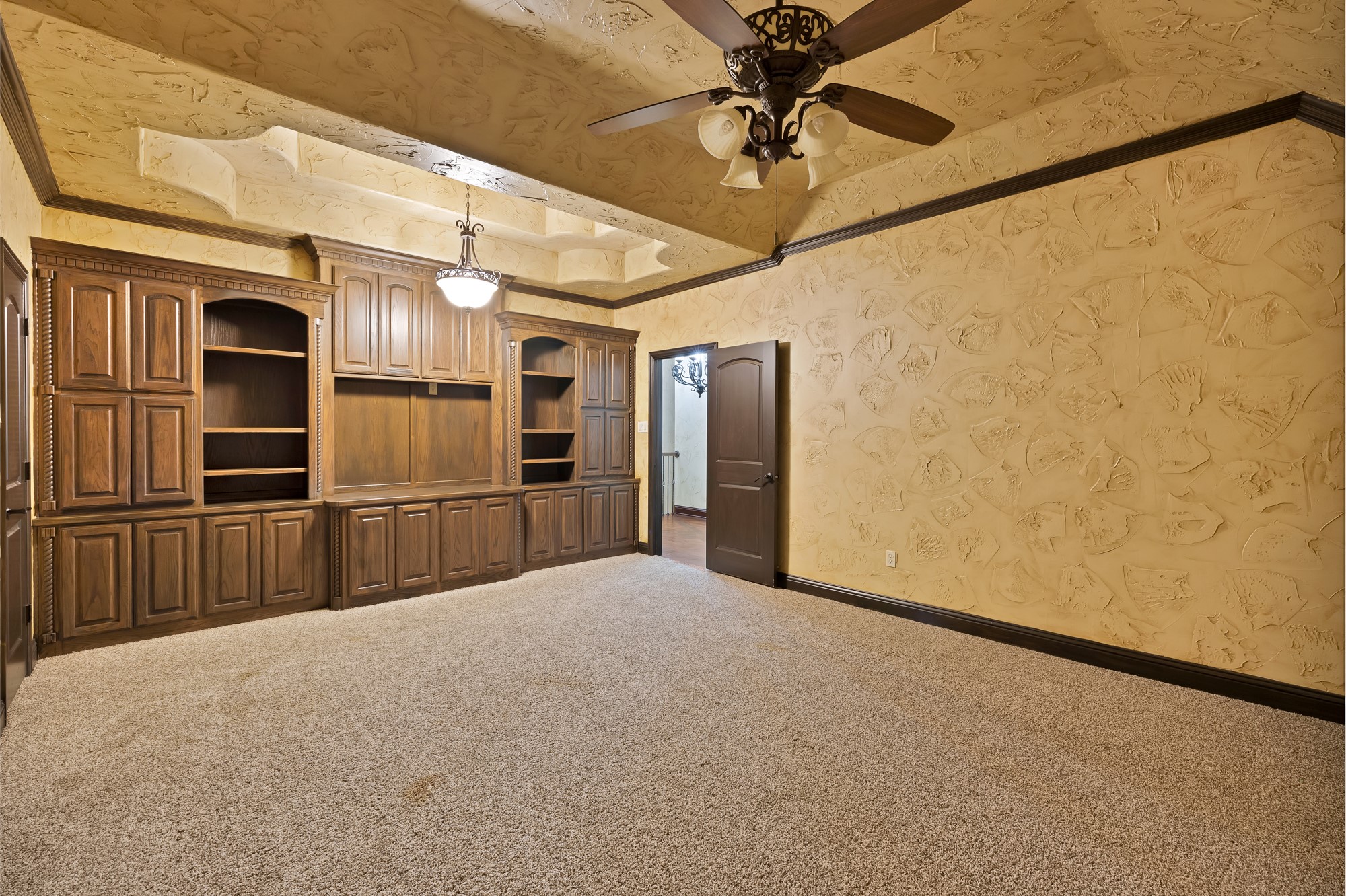 Mansfield, Texas, 76063, United States, 5 Bedrooms Bedrooms, ,5 BathroomsBathrooms,Residential,For Sale,1796537