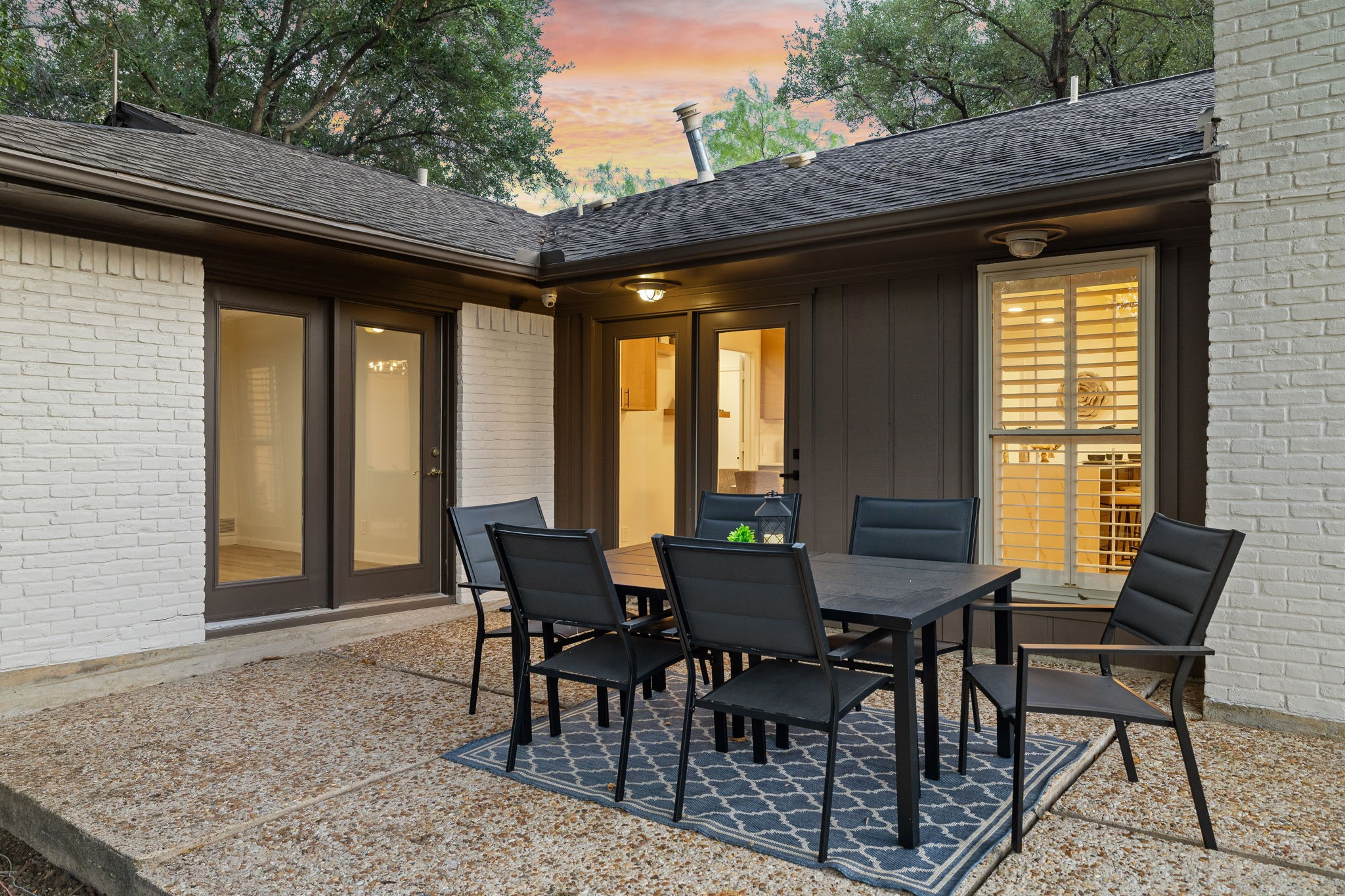 Irving, Texas, 75062, United States, 4 Bedrooms Bedrooms, ,3 BathroomsBathrooms,Residential,For Sale,1933641