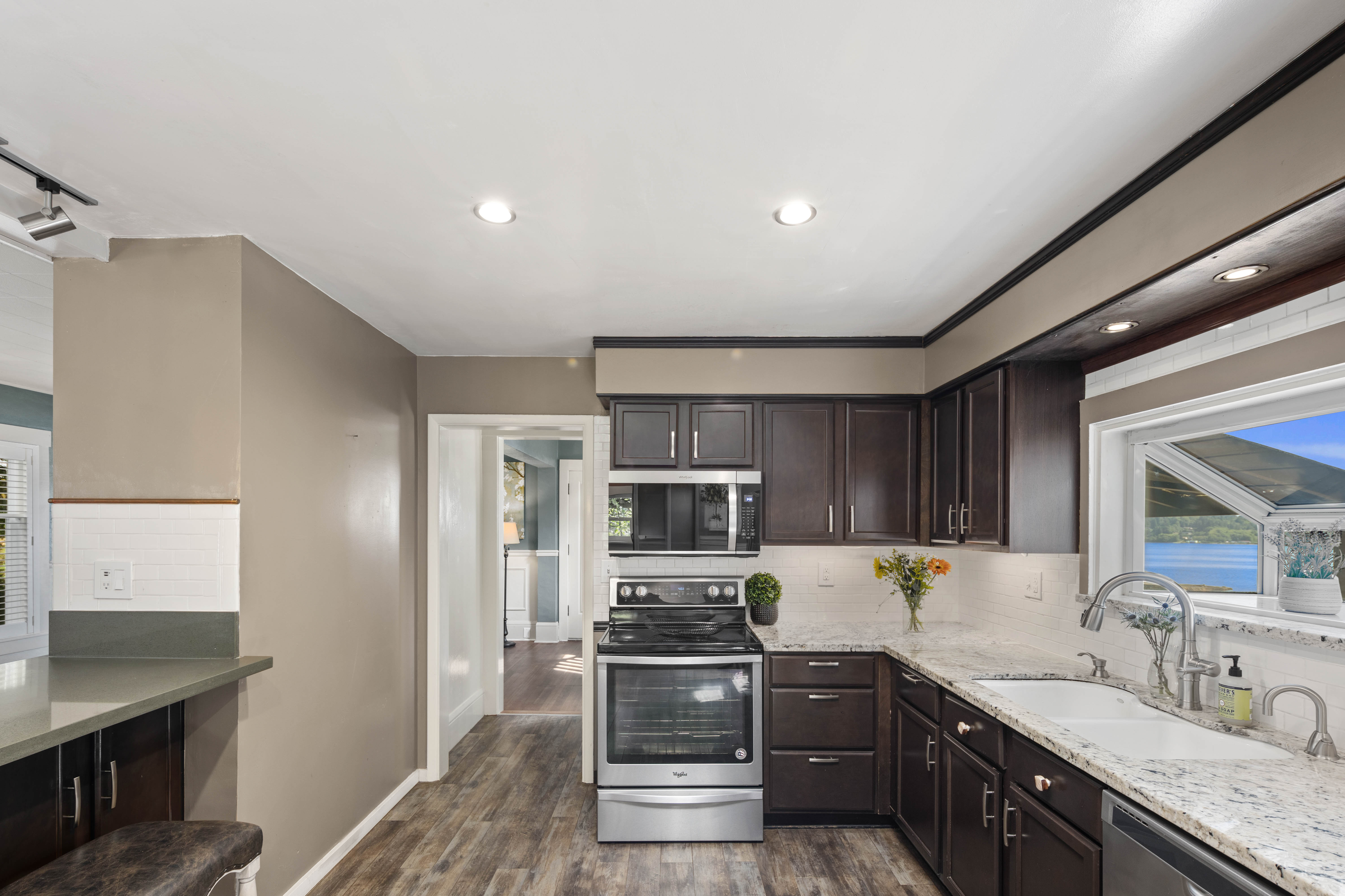  732 S. Summit Ave, Bremerton, WA 98312 - 物件實景