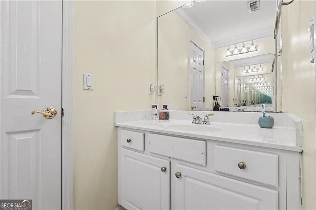 Atlanta, Georgia, 30331, United States, 6 Bedrooms Bedrooms, ,5 BathroomsBathrooms,Residential,For Sale,2036323