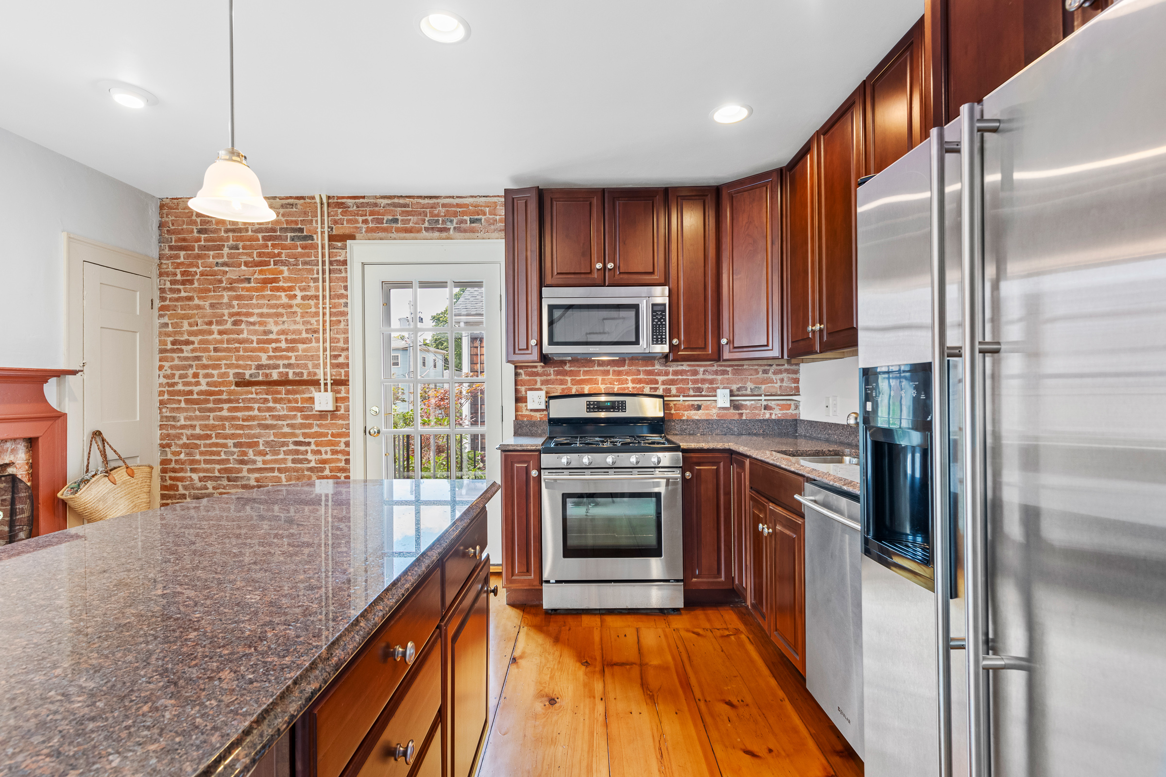  56 Lime St, Newburyport, MA, 01950 - 物件實景