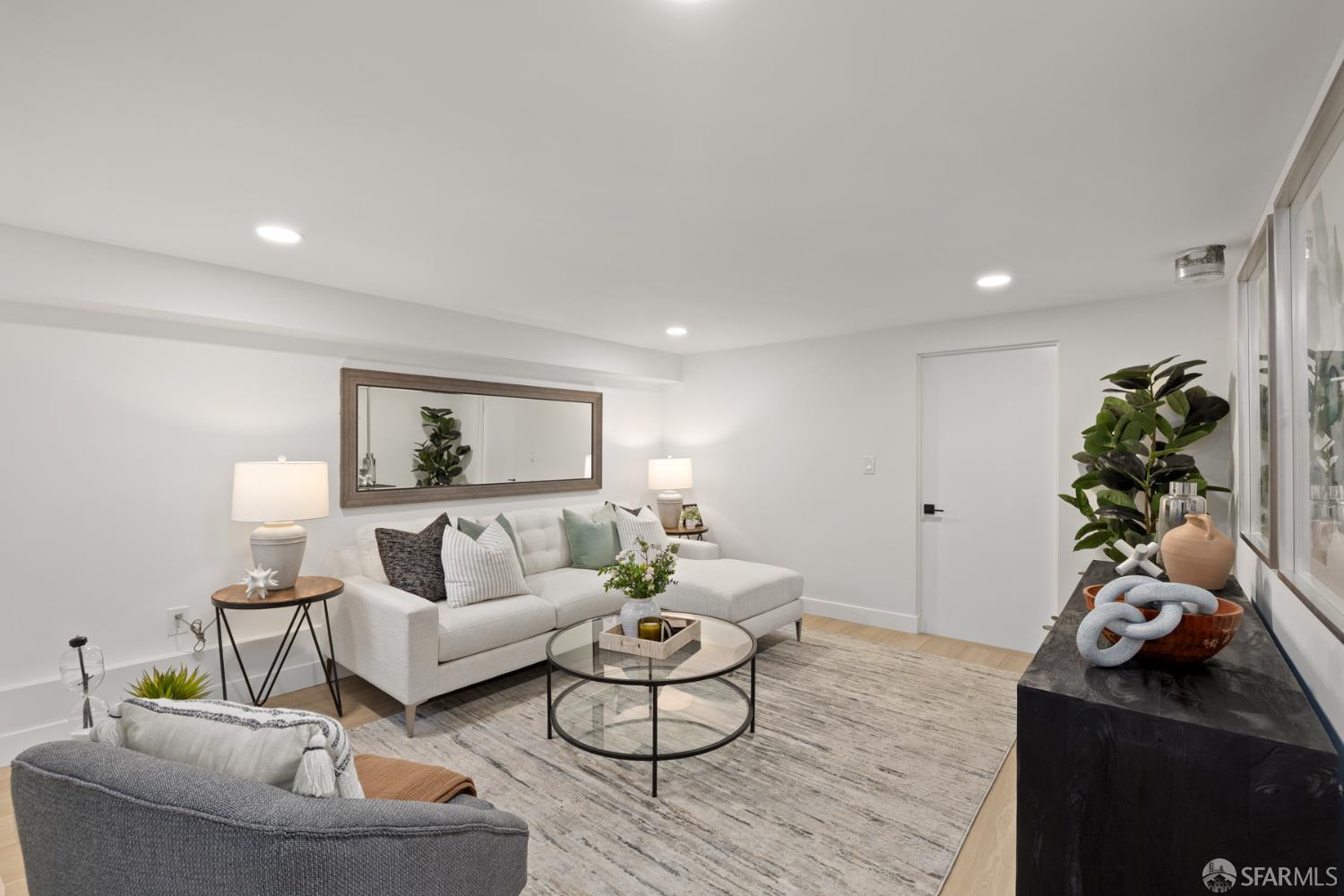 San Francisco, California, 94122, United States, 4 Bedrooms Bedrooms, ,2 BathroomsBathrooms,Residential,For Sale,1987685