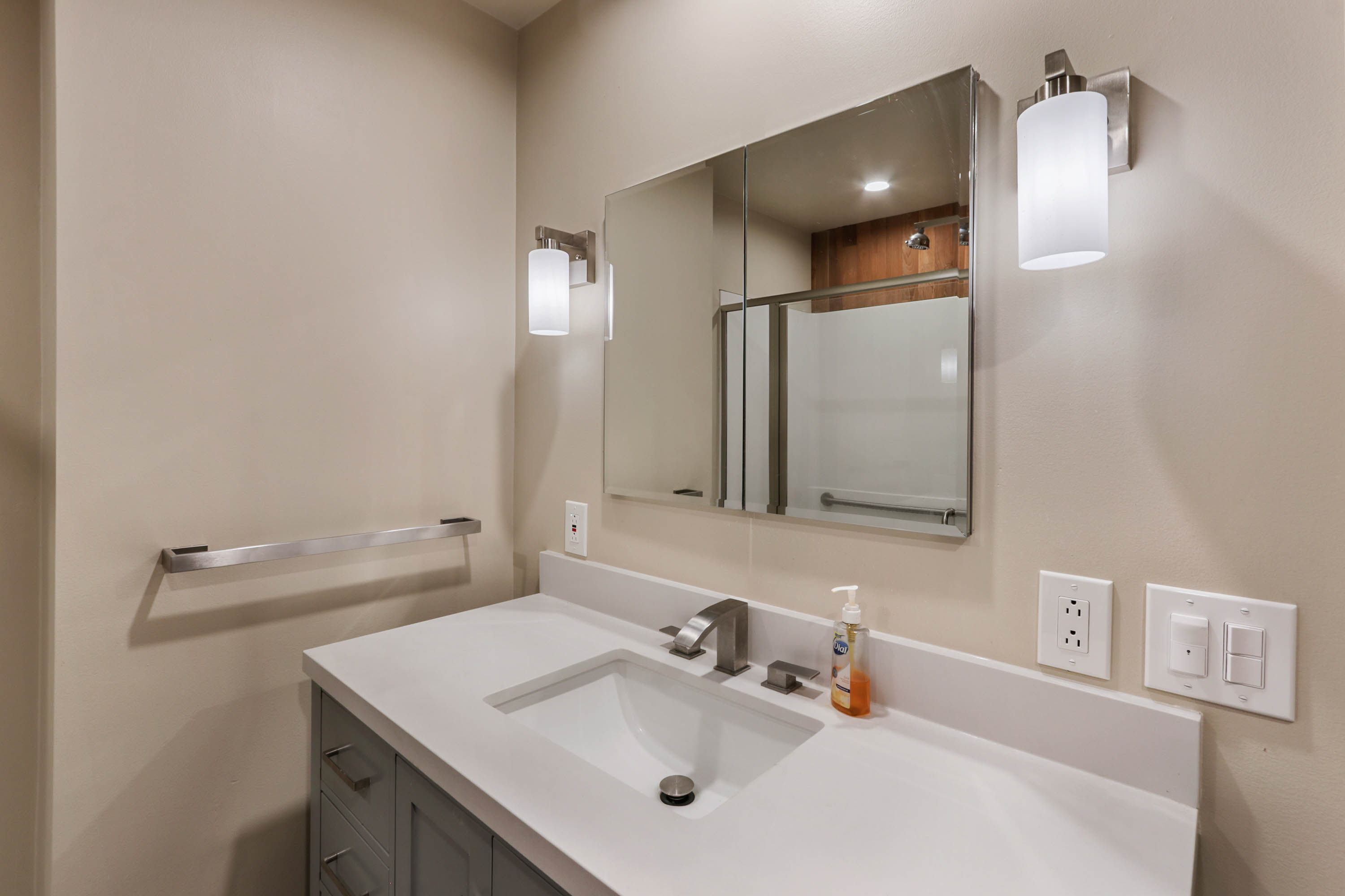 Sandpoint, Idaho, 83864, United States, 3 Bedrooms Bedrooms, ,3 BathroomsBathrooms,Residential,For Sale,1922040