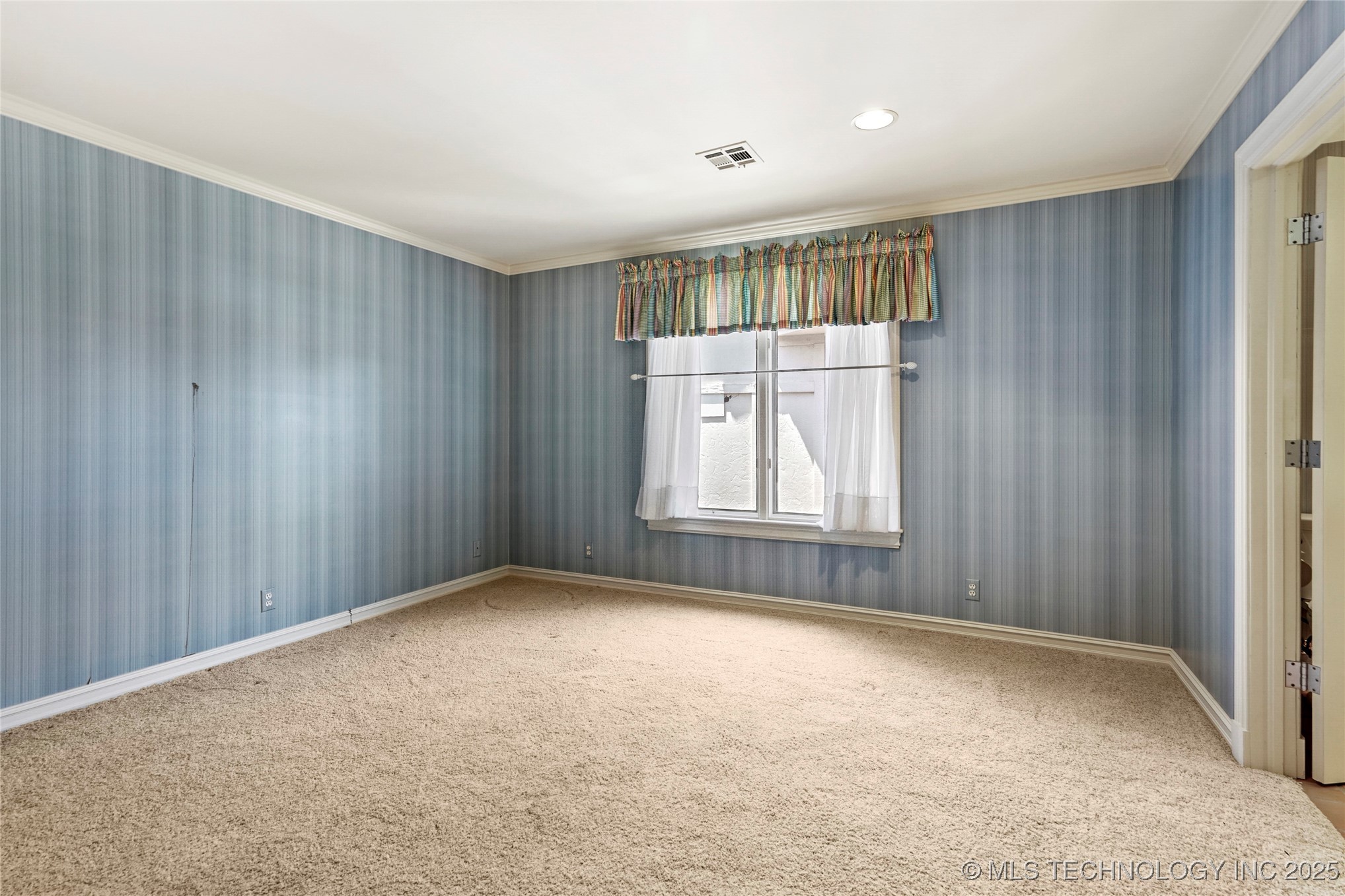 Tulsa, Oklahoma, 74135, United States, 3 Bedrooms Bedrooms, ,4 BathroomsBathrooms,Residential,For Sale,1902130