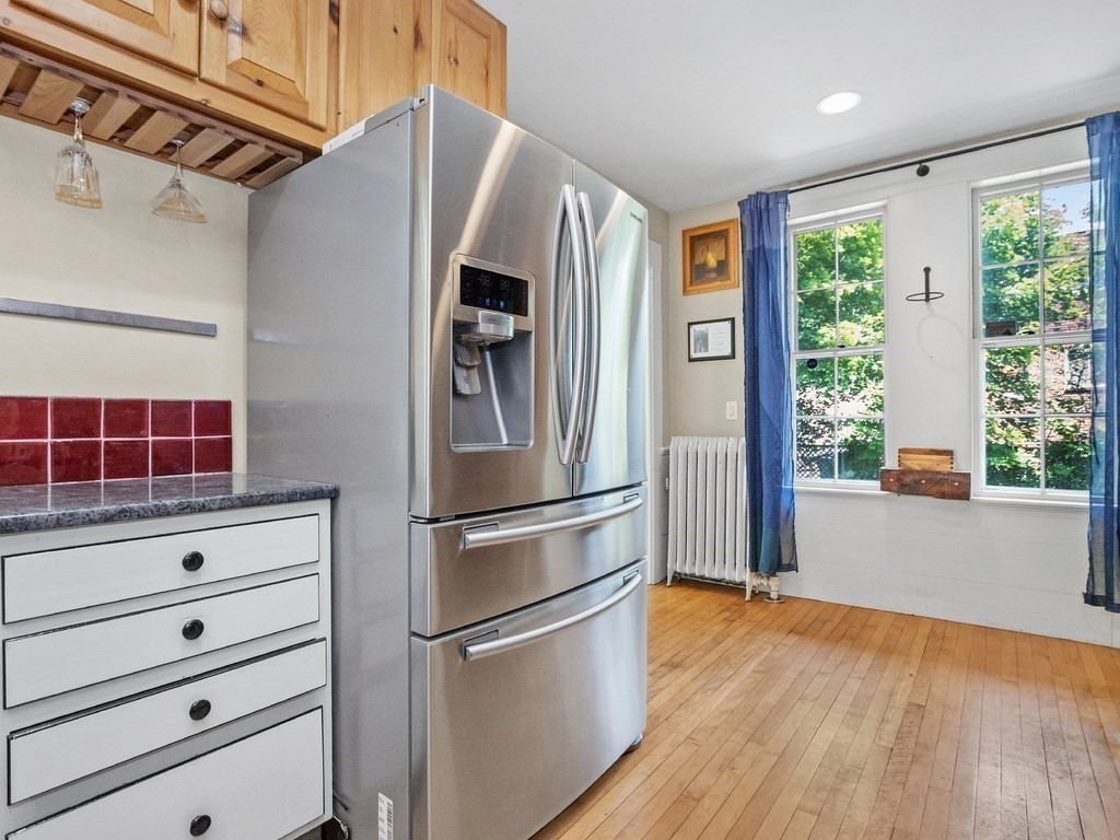 Waltham, Massachusetts, 02453, United States, 6 Bedrooms Bedrooms, ,3 BathroomsBathrooms,Residential,For Sale,1892222