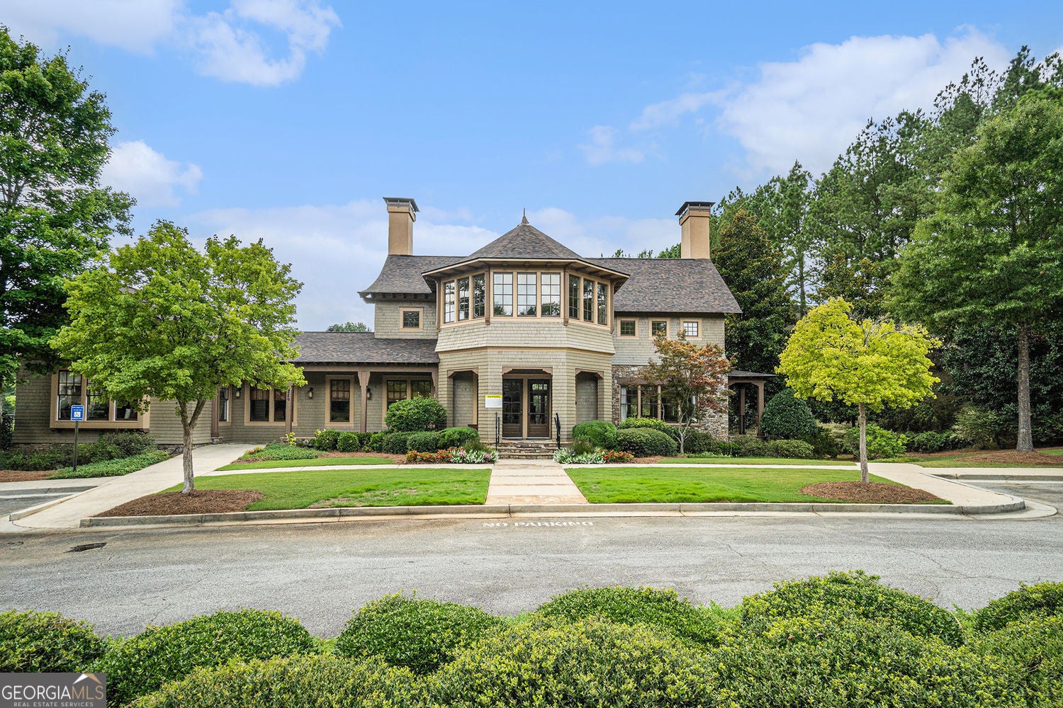 Mableton, Georgia, 30126, United States, 5 Bedrooms Bedrooms, ,4 BathroomsBathrooms,Residential,For Sale,1905139