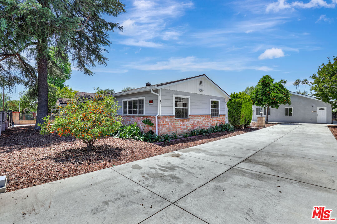 Reseda, California, 91335, United States, 10 Bedrooms Bedrooms, ,Residential,For Sale,1906500