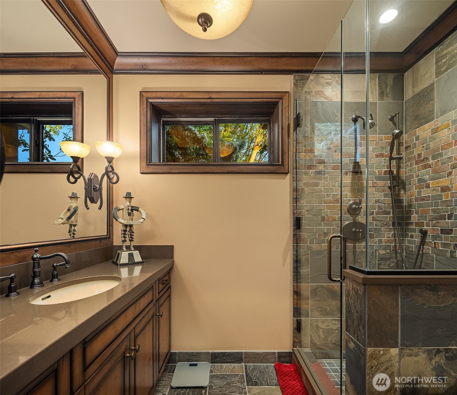 Mercer Island, Washington, 98040, United States, 3 Bedrooms Bedrooms, ,3 BathroomsBathrooms,Residential,For Sale,1729957