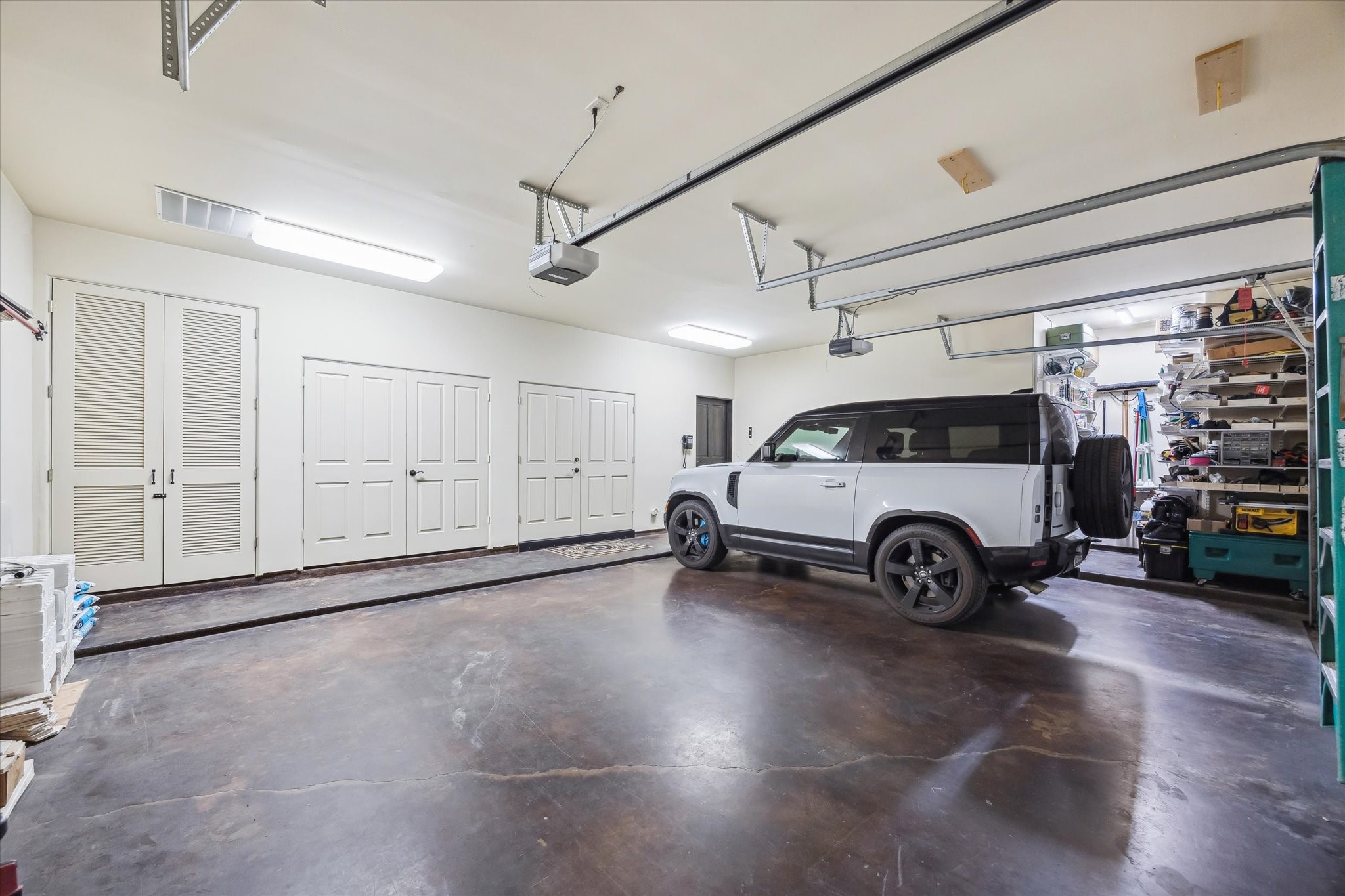  4320 Dickson - 物件實景