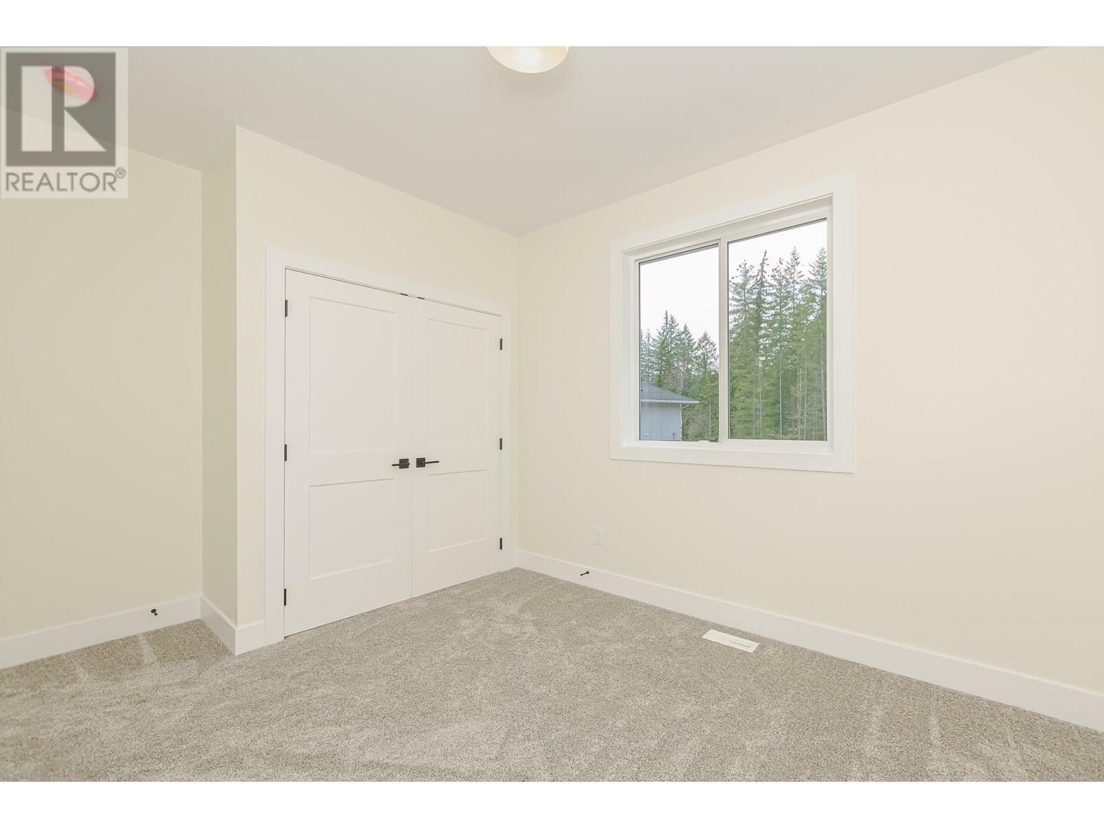 BLIND BAY, British Columbia, V0E 1H0, CA, 3 Bedrooms Bedrooms, ,2 BathroomsBathrooms,Residential,For Sale,1836853