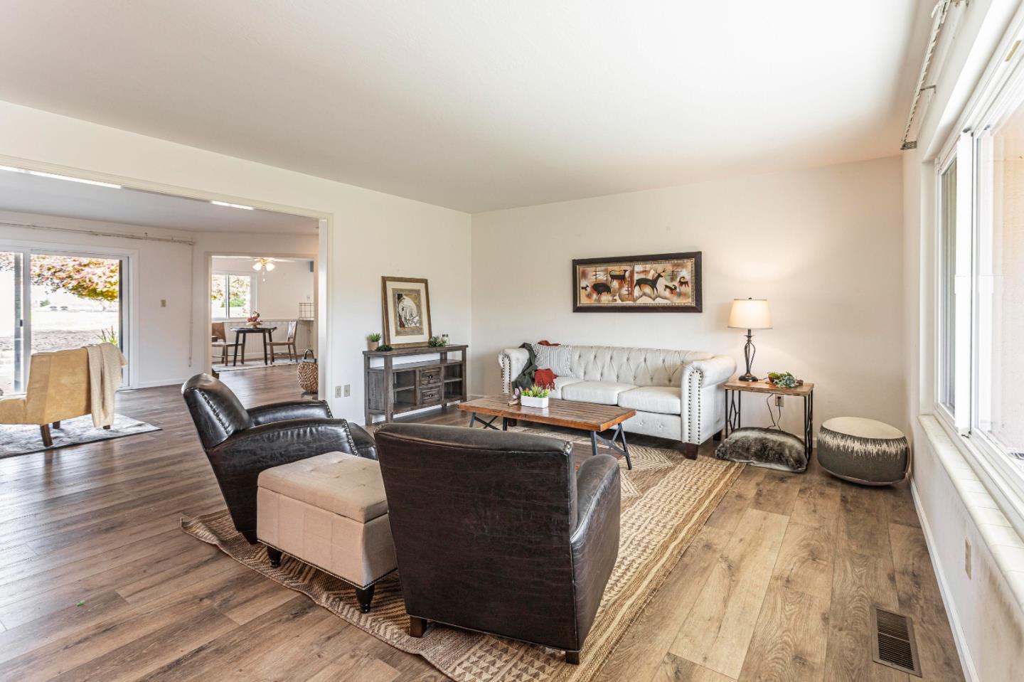 Hollister, California, 95023, United States, 4 Bedrooms Bedrooms, ,3 BathroomsBathrooms,Residential,For Sale,1750657